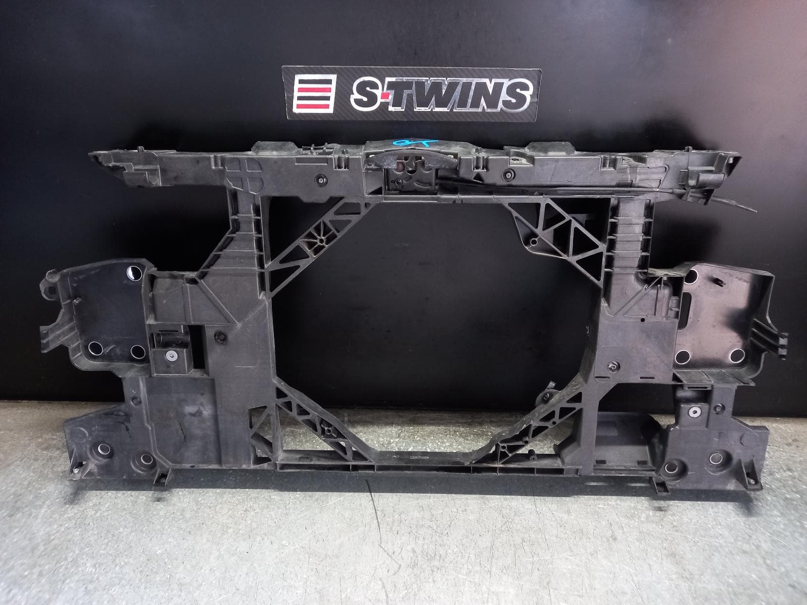 Used auto part listing image: 2013 RENAULT MEGANE RADIATOR SUPPORT D95, 3DR HATCH, 11/10-05/16 0000248777