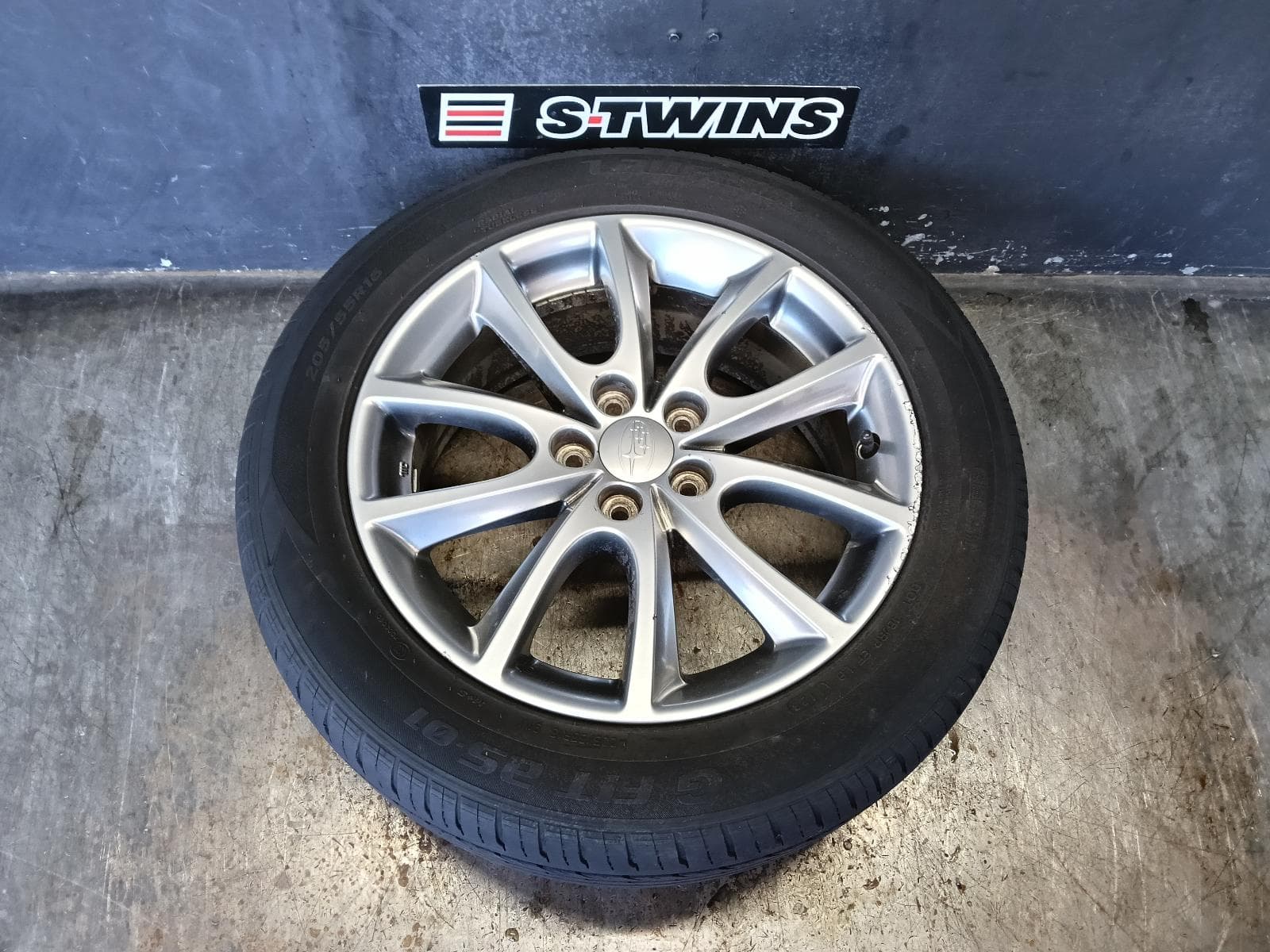 Used auto part listing image: 2014 SUBARU IMPREZA WHEEL MAG FACTORY, 16X6.5IN, G4, SILVER, 12/11-03/15 0000383910