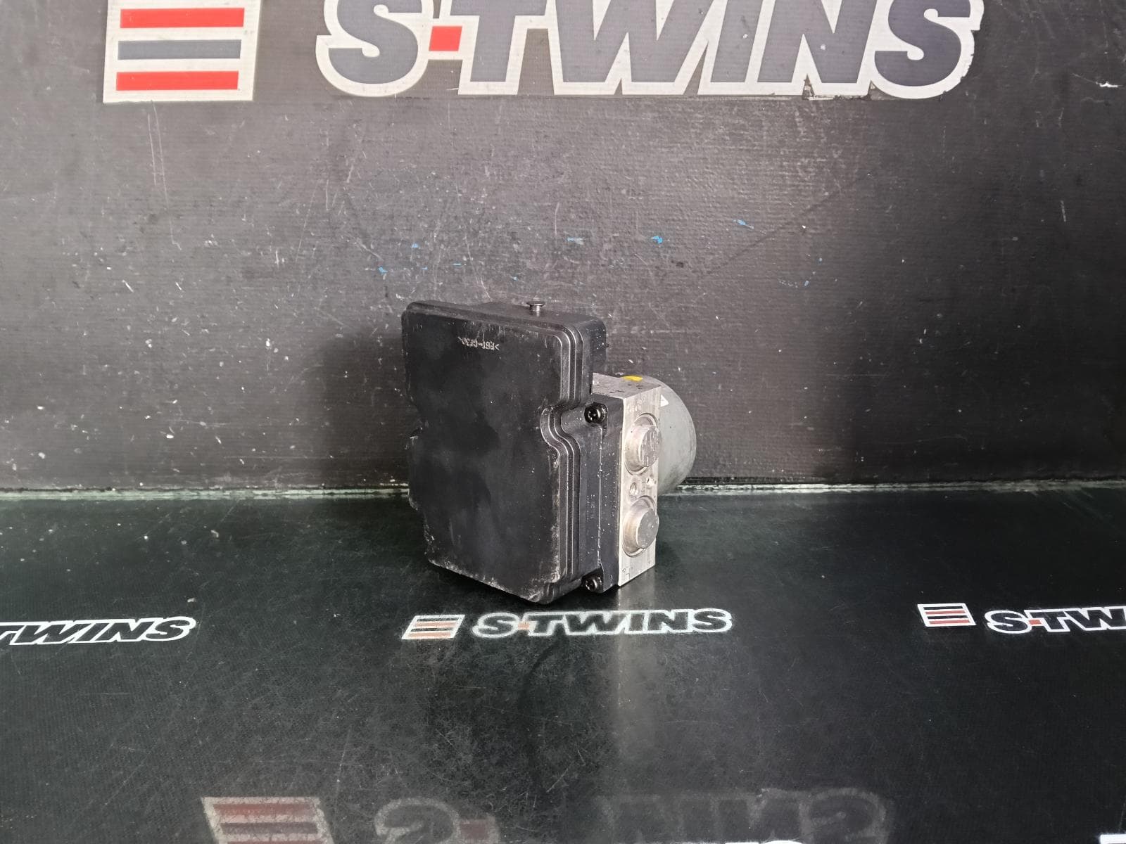 Used auto part listing image: 2018 HYUNDAI I30 ABS PUMP MODULATOR P/N 58920G3200, PD, 03/17- 0000384634