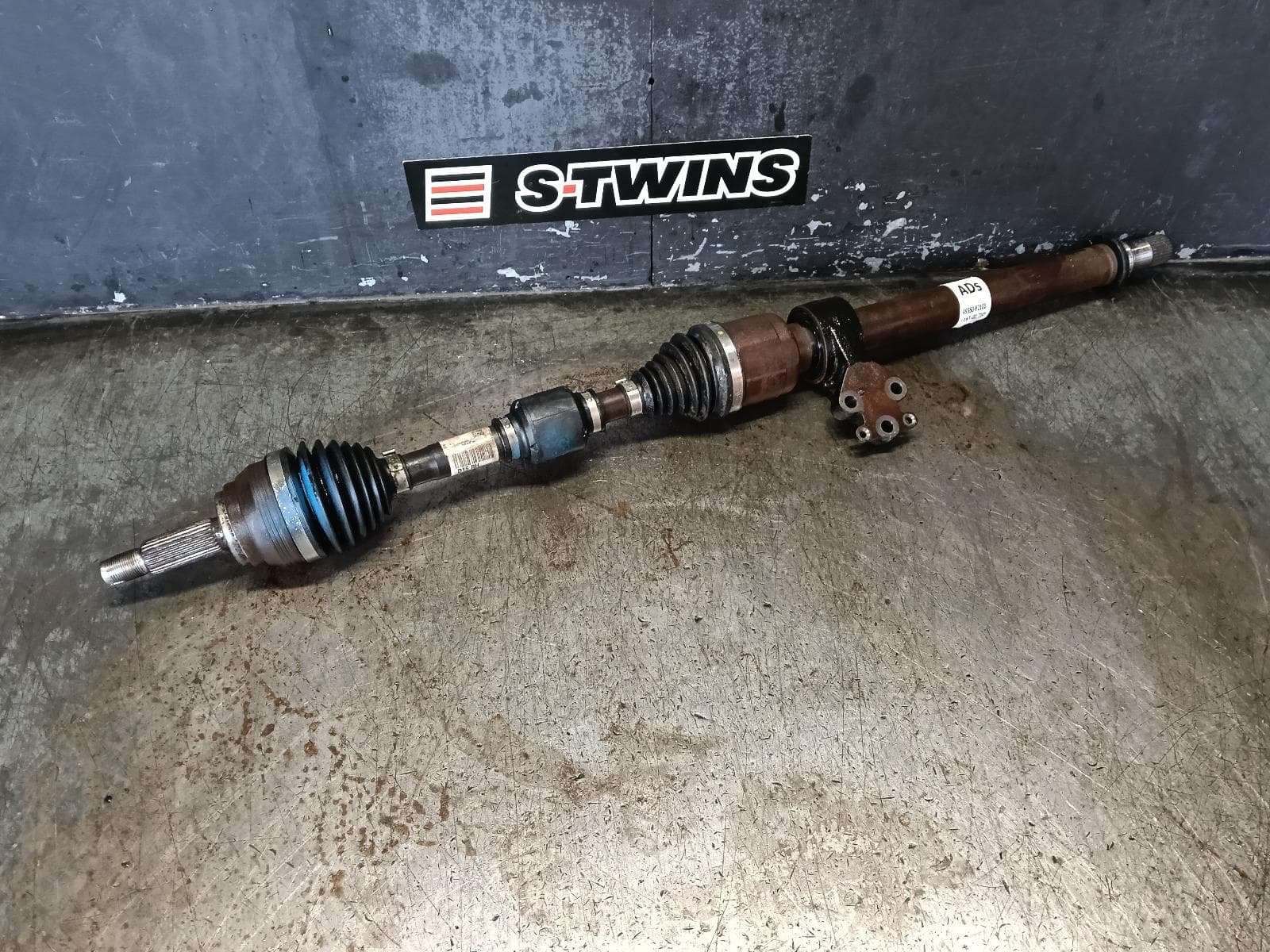 Used auto part listing image: 2018 HYUNDAI I30 RIGHT DRIVESHAFT AUTO T/M, PETROL, 1.6, G4FJ, PD, 03/17-10/23 0000385111