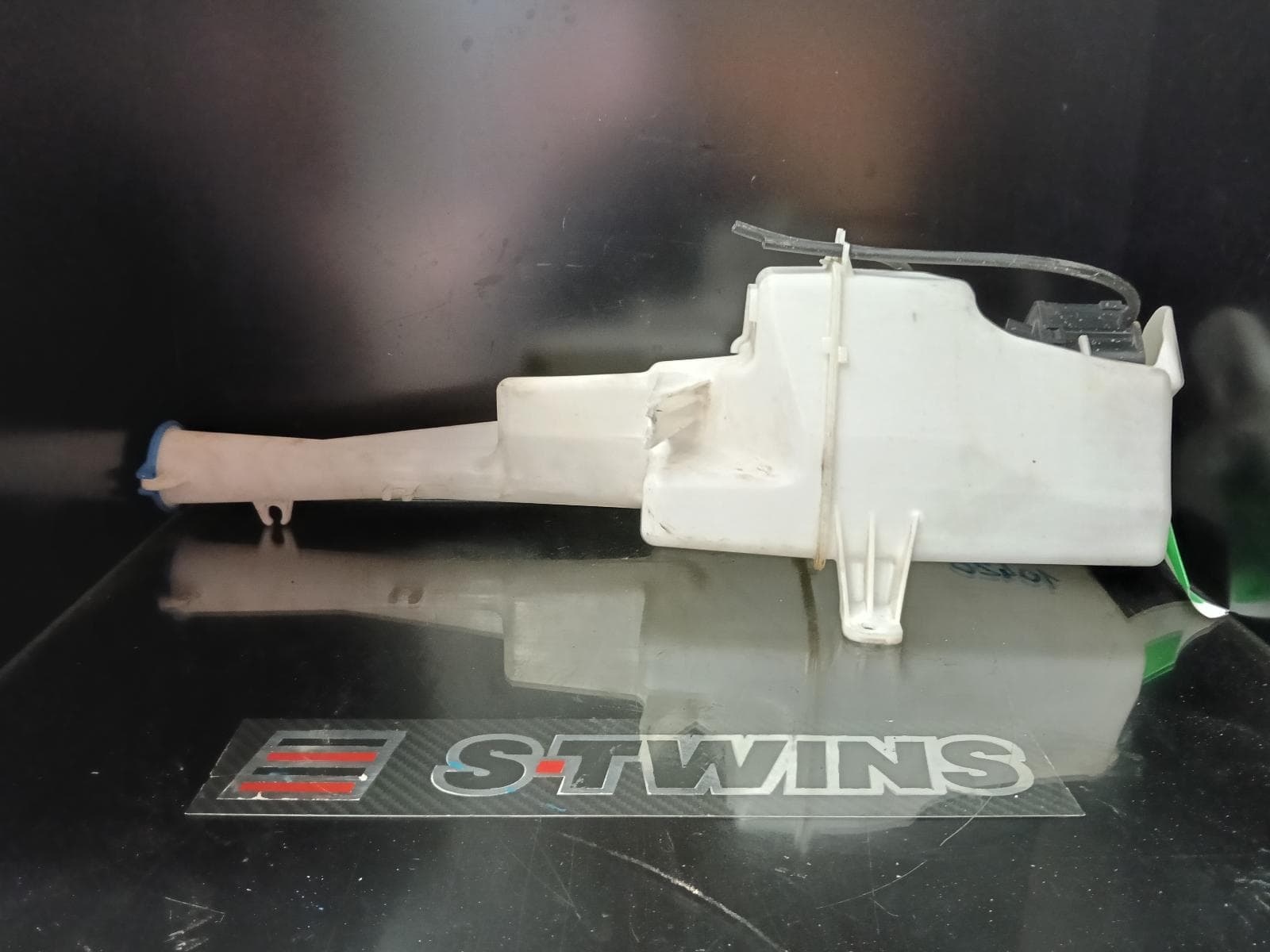 Used auto part listing image: 2021 HYUNDAI PALISADE WASHER BOTTLE LX2, 07/20-03/25 0000384838