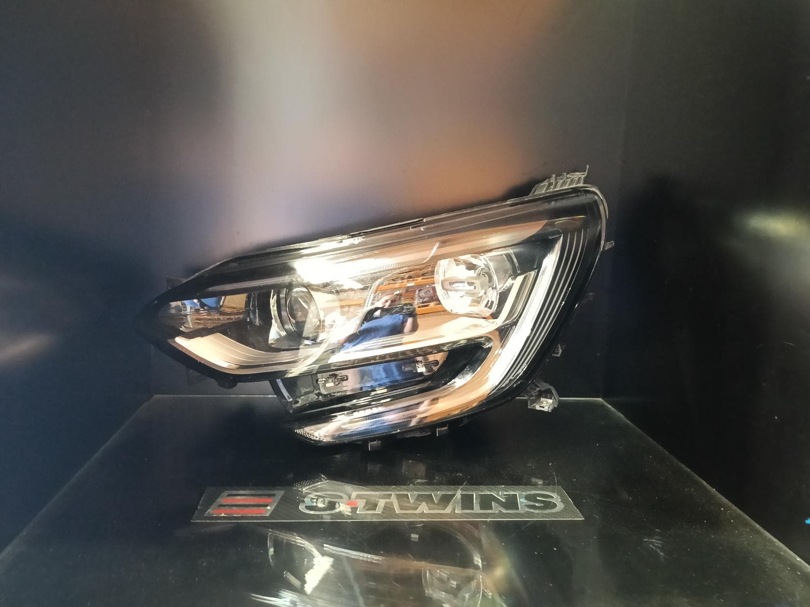 Used auto part listing image: 2016 RENAULT MEGANE LEFT HEADLAMP BFB/KFB, HATCH/WAGON, 06/16-02/20 0000384231