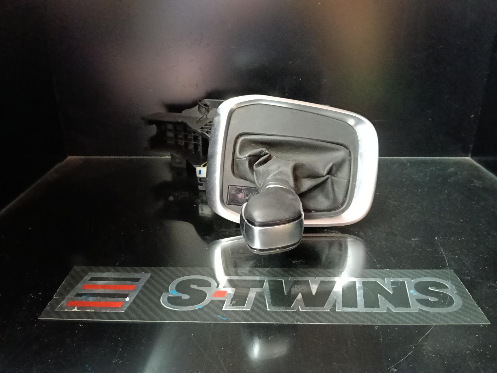 Used auto part listing image: 2016 RENAULT MEGANE GEAR STICK SHIFTER GEN 4, 06/16-02/20 0000384229