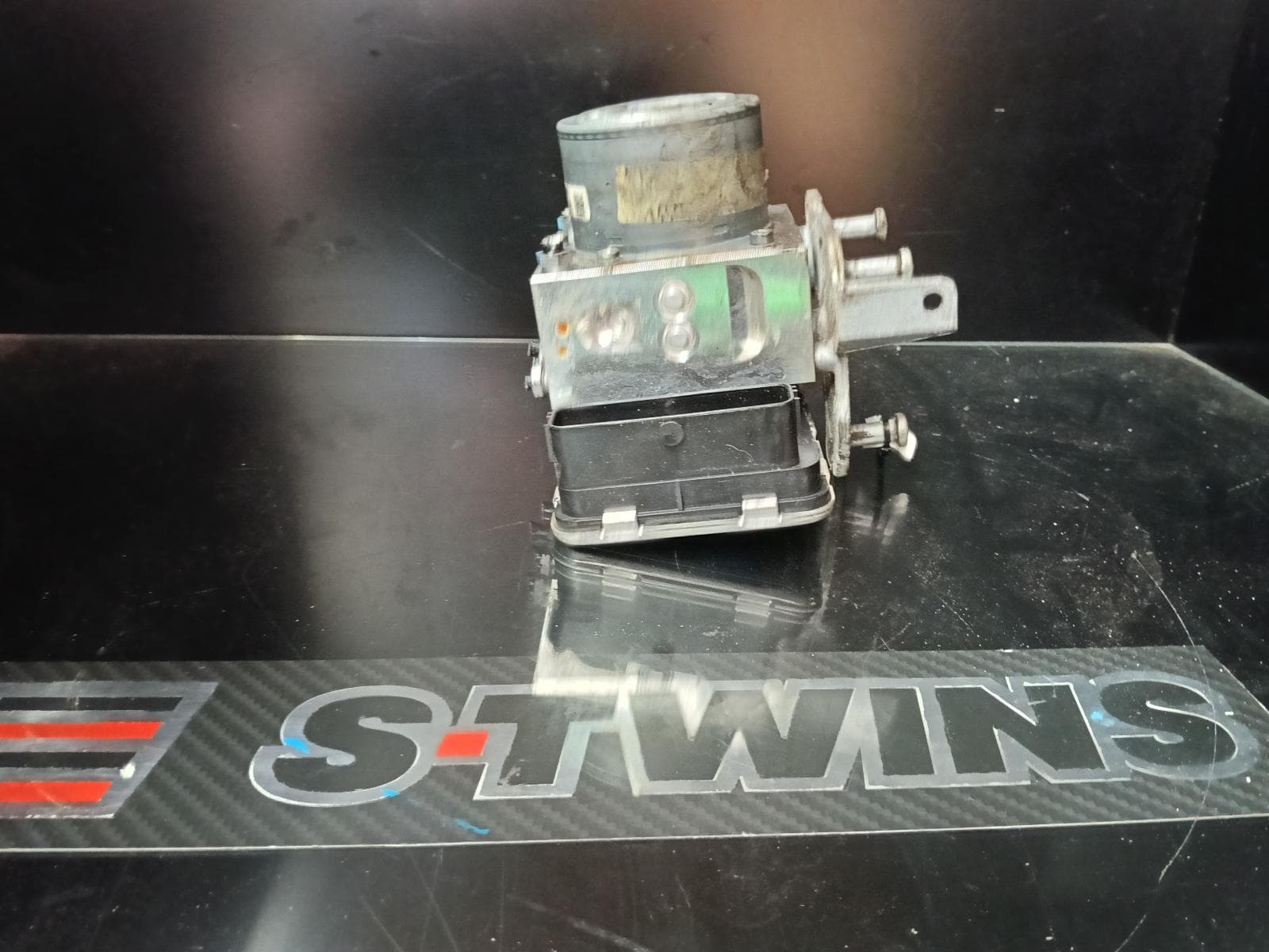 Used auto part listing image: 2015 MERCEDES C CLASS ABS PUMP MODULATOR W205/S205/A205/C205, 08/14-07/23 0000384175