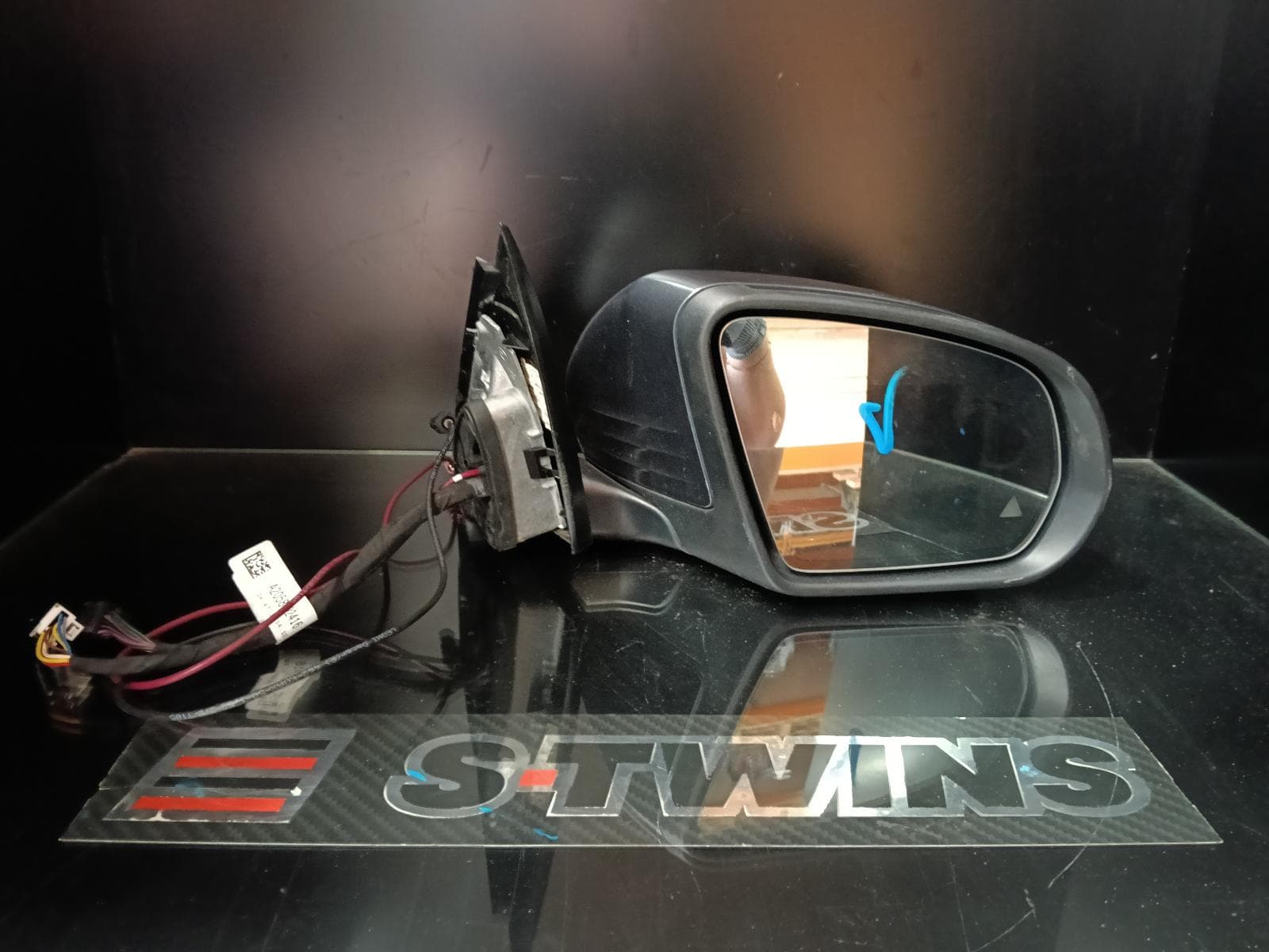 Used auto part listing image: 2015 MERCEDES C CLASS RIGHT DOOR MIRROR W205/S205, SEDAN/WAGON, NON AMG, W/ ACTIVE BLIND SPOT, NON MEMORY & NON CAMERA TYPE, 06/14-09/21 0000384161