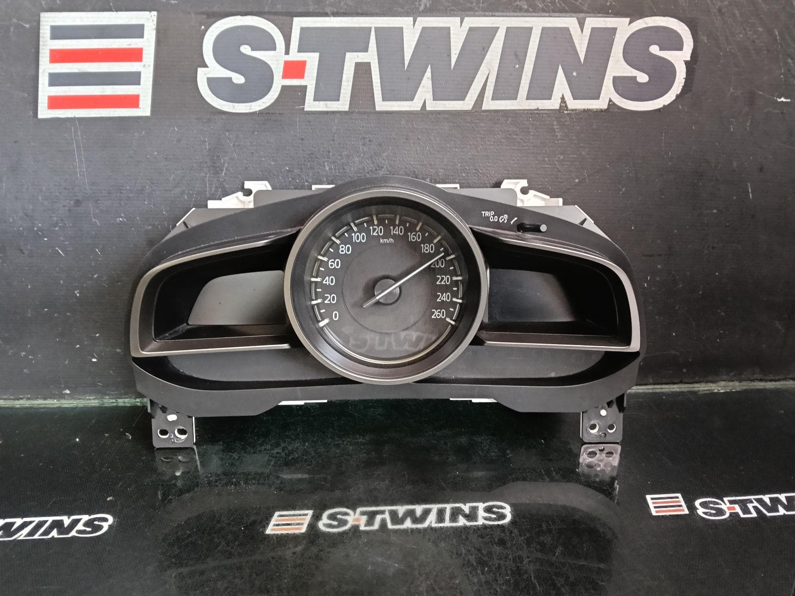 Used auto part listing image: 2018 MAZDA 3 INSTRUMENTCLUSTER PETROL, AUTO T/M, NEO/MAXX/TOURING/SP25, BN, 05/16-02/19 0000384473