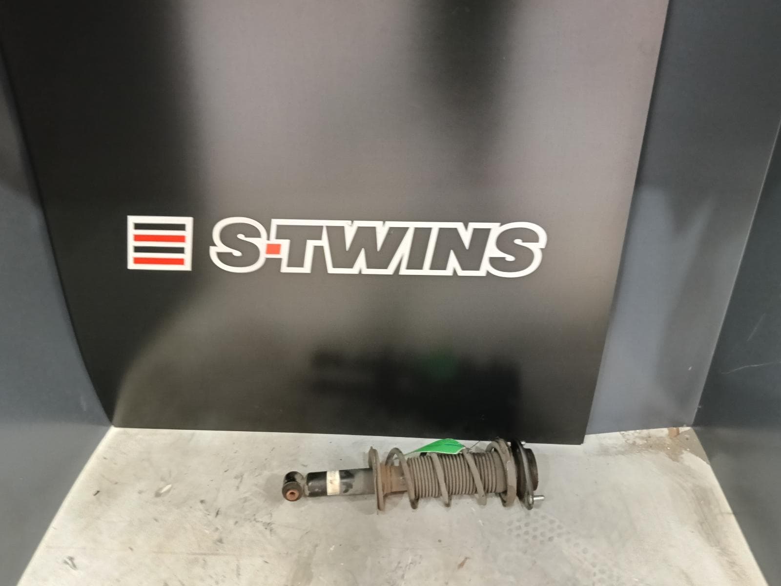 Used auto part listing image: 2018 SUBARU BRZ LEFT REAR STRUT Z1, 06/12-09/21 0000383987