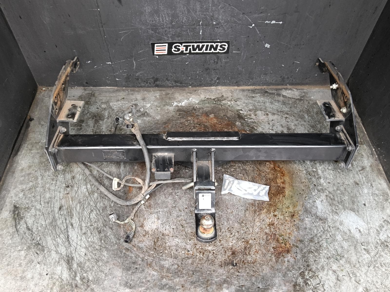 Used auto part listing image: 2020 MAZDA BT50 TOWBAR UP-UR, AFTERMARKET, 10/11-06/20 0000385133