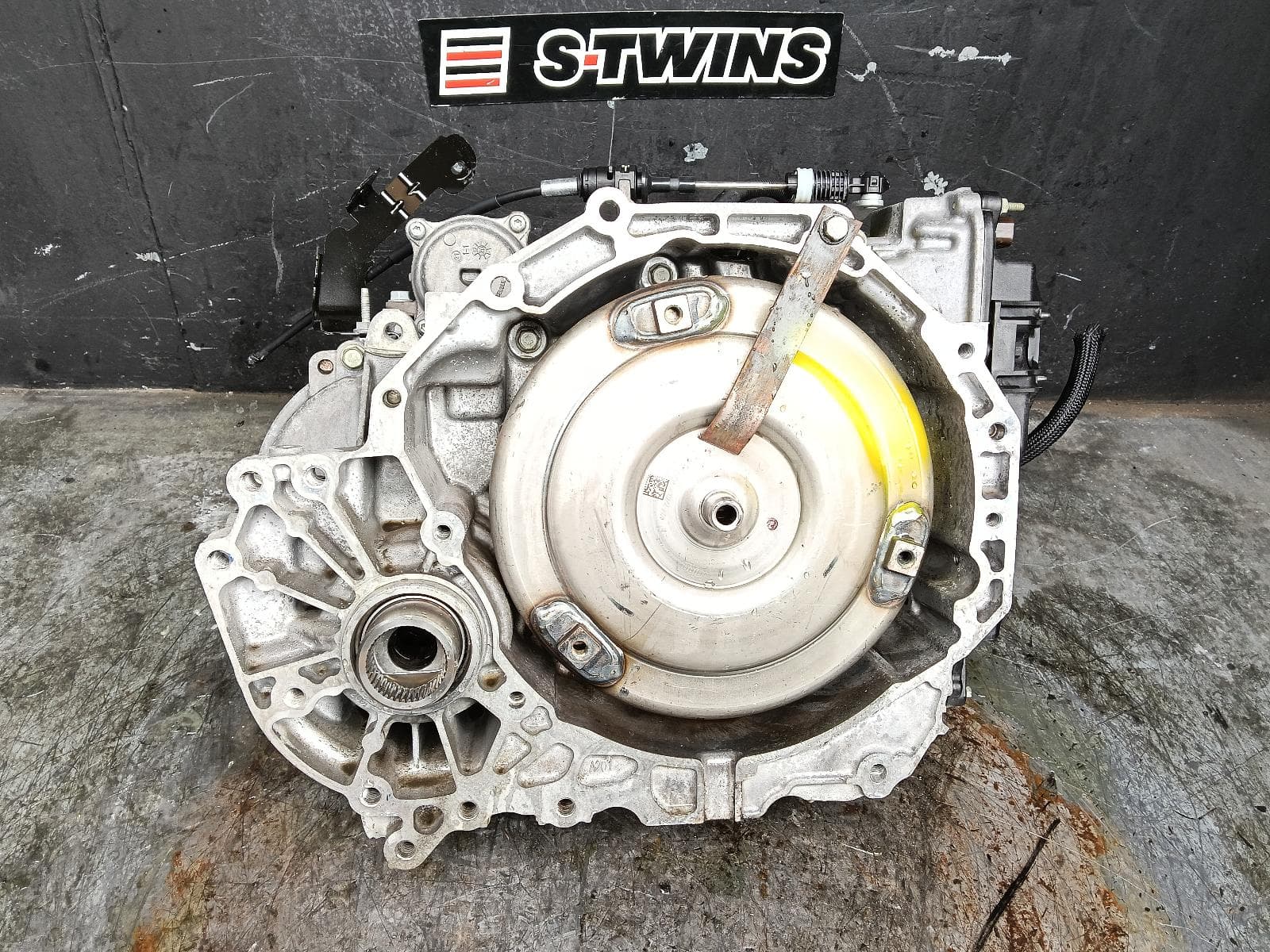Used auto part listing image: 2018 HOLDEN EQUINOX TRANS GEARBOX AUTO, AWD, PETROL, 2.0, TURBO, 9 SPEED, NO TRANSFER CASE, EQ, 09/17-12/20 0000385433