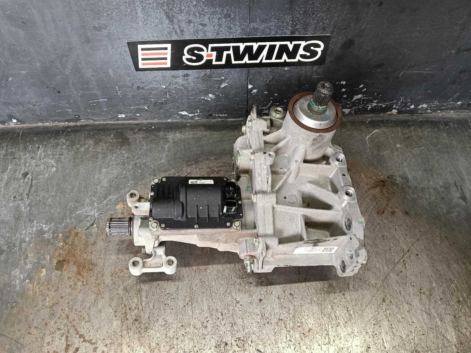 Used auto part listing image: 2018 HOLDEN EQUINOX TRANSFER CASE EQ, 09/17-12/20 0000385434