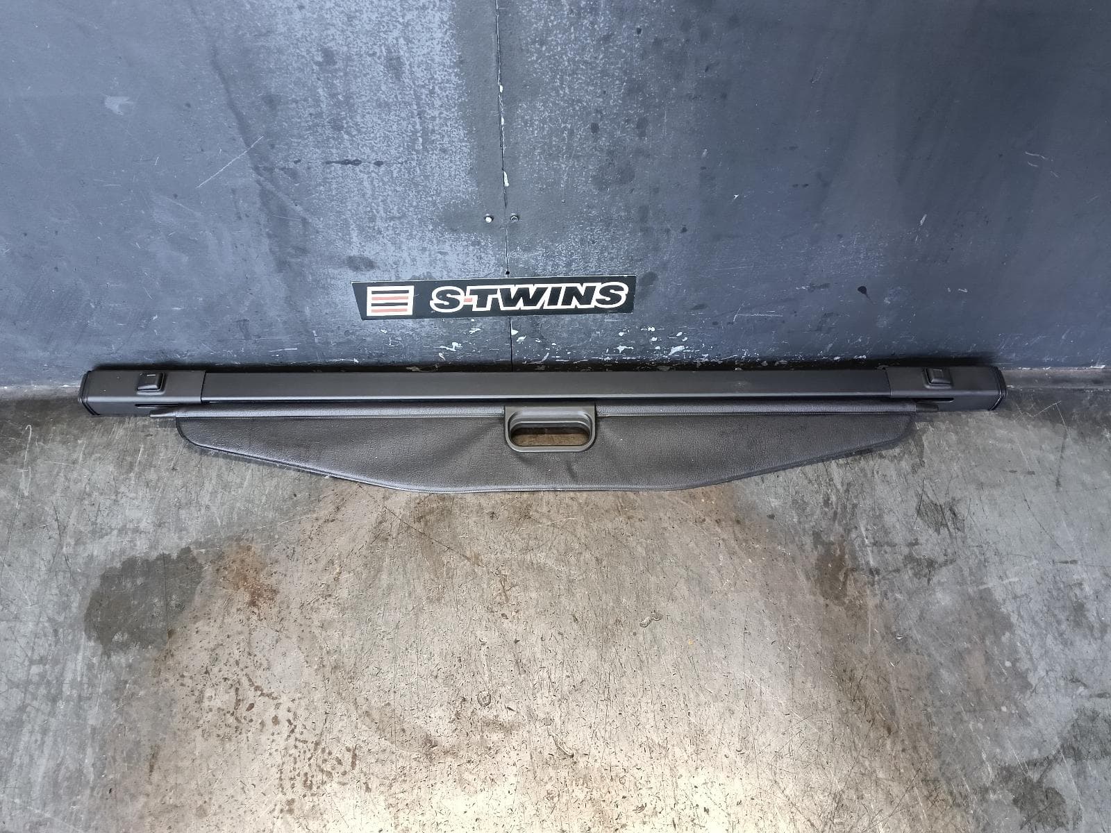 Used auto part listing image: 2018 HOLDEN EQUINOX PARCEL SHELF CARGO BLIND EQ, 09/17-12/20 0000385256
