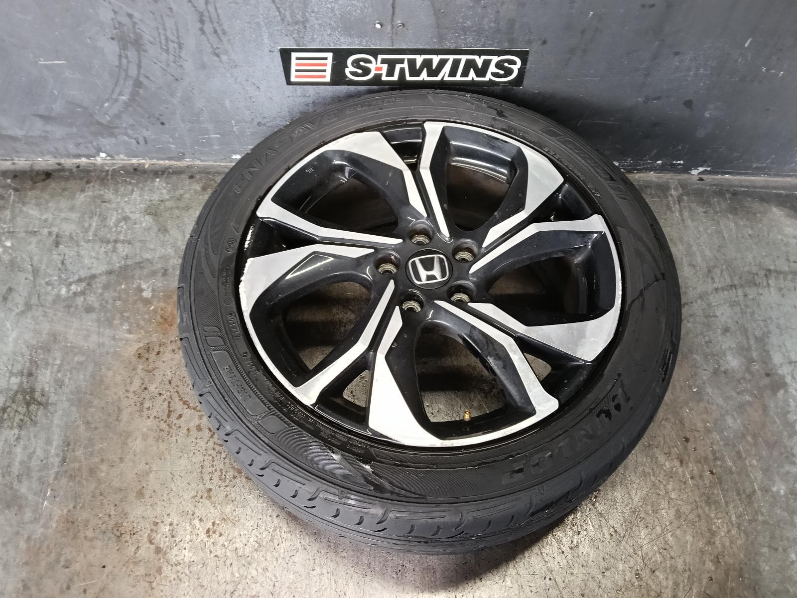 Used auto part listing image: 2020 HONDA HRV WHEEL MAG FACTORY, 18X7.5IN, RS, 07/18-10/21 0000386358