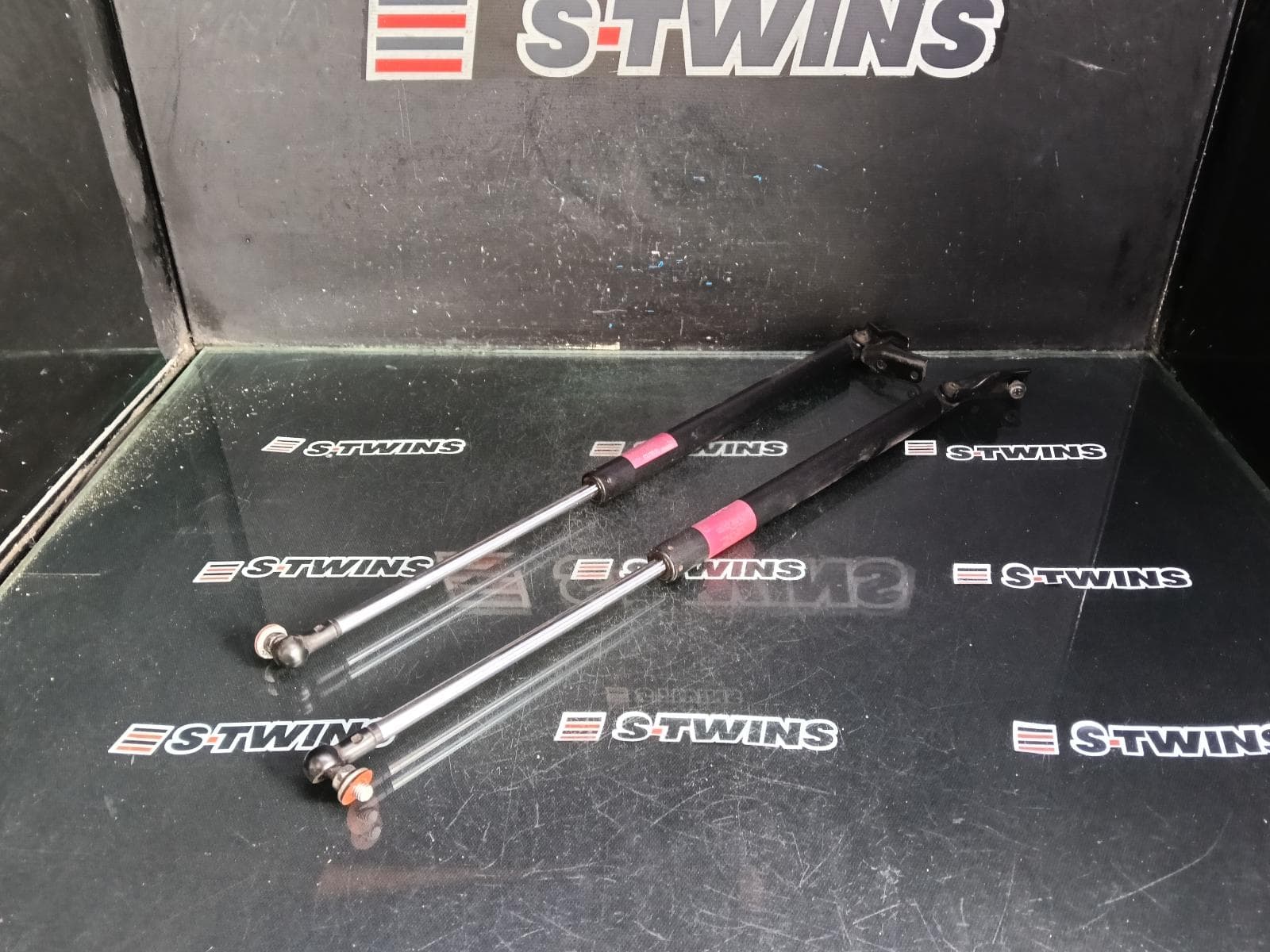 Used auto part listing image: 2014 SUBARU FORESTER HATCH STRUT TAILGATE STRUT (PAIR), SJ, POWER TAILGATE TYPE, 12/12-08/18 0000386060