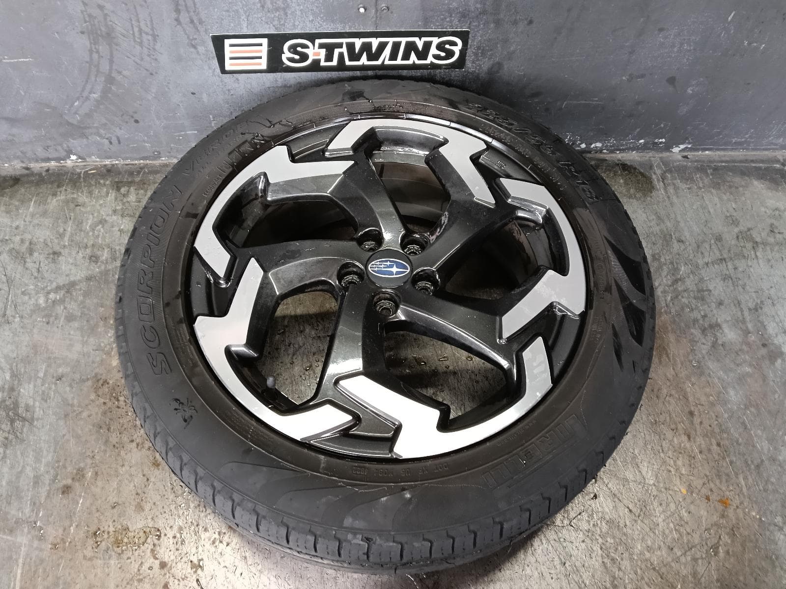 Used auto part listing image: 2020 SUBARU XV WHEEL MAG FACTORY, 18X7IN, 5 ROTOR SPOKE, G5X, 03/17-06/23 0000386525