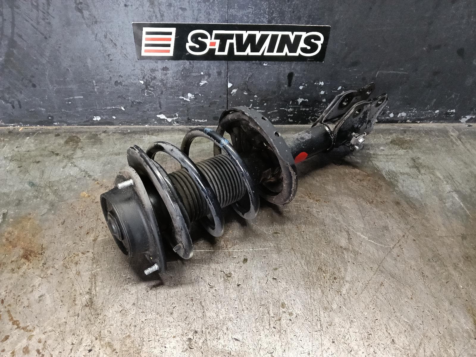 Used auto part listing image: 2013 SUBARU IMPREZA LEFT FRONT STRUT G3, WRX TYPE, 07/10-12/13 0000386286