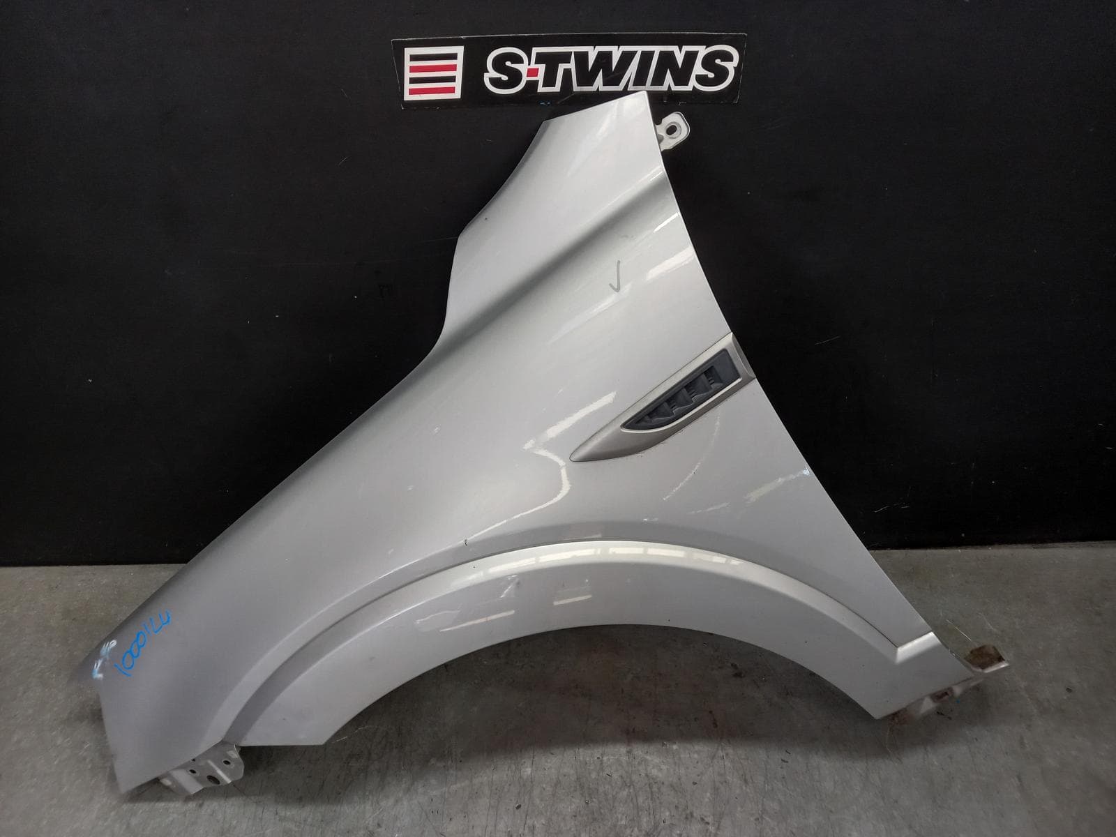 Used auto part listing image: 2016 MERCEDES B CLASS LEFT GUARD W246, 12/11-02/19 0000385936