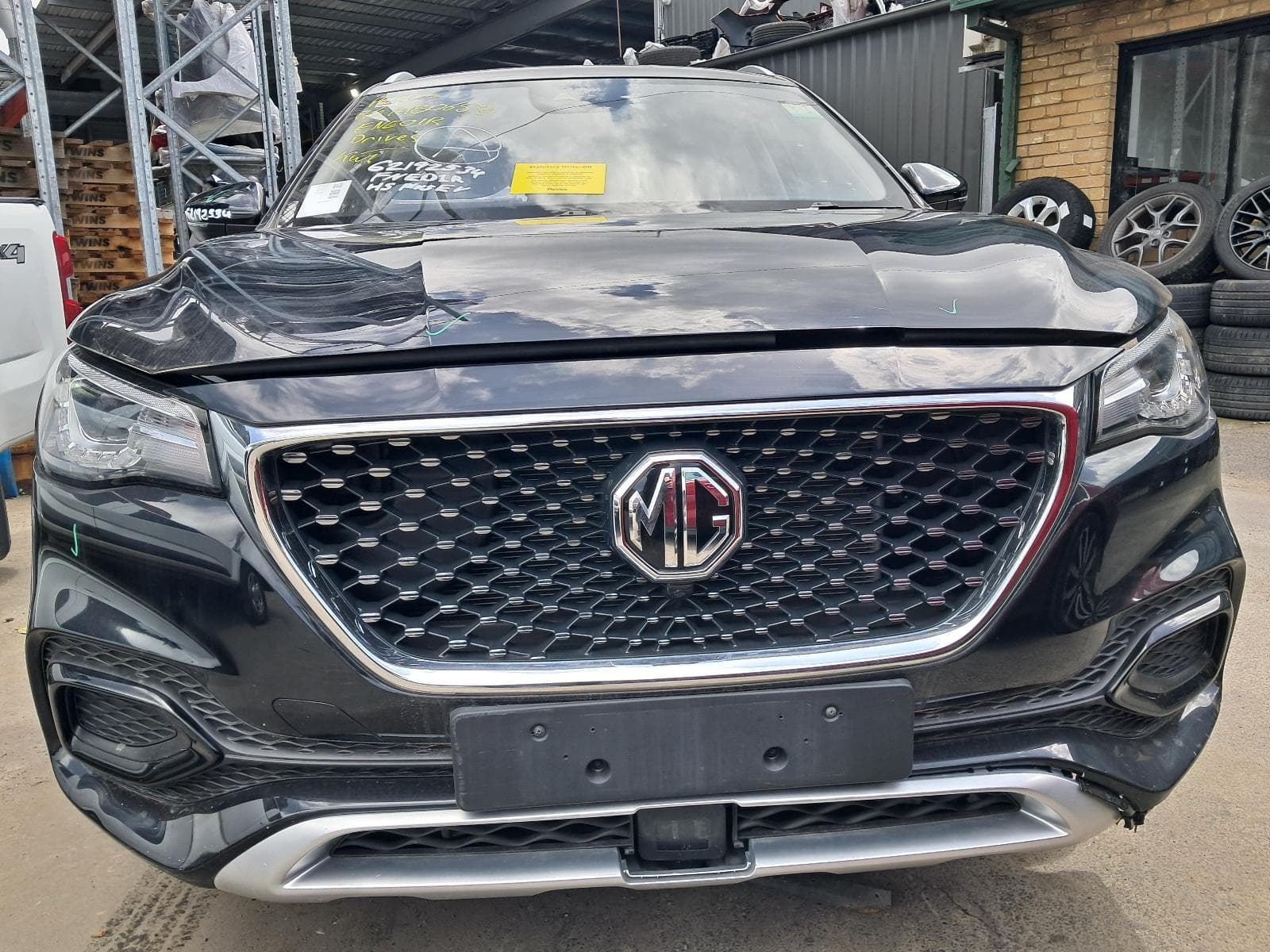 2023 MG HS 9