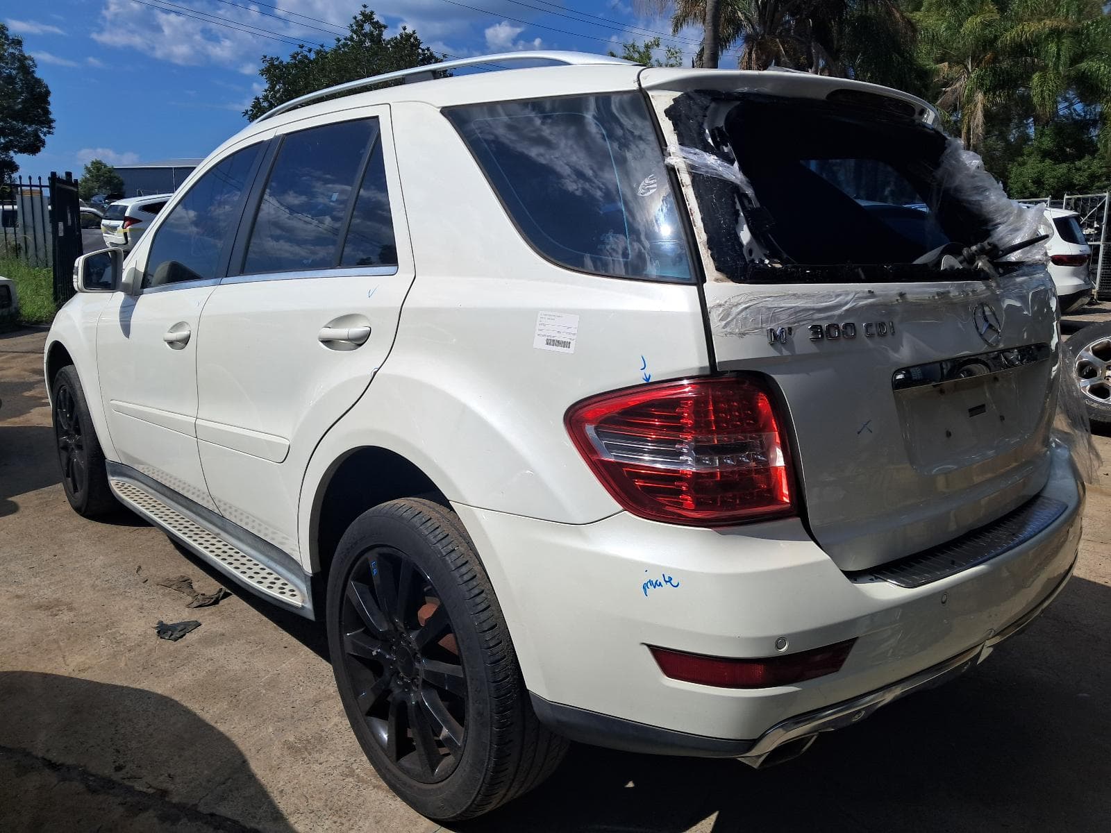 2011 MERCEDES M CLASS 3