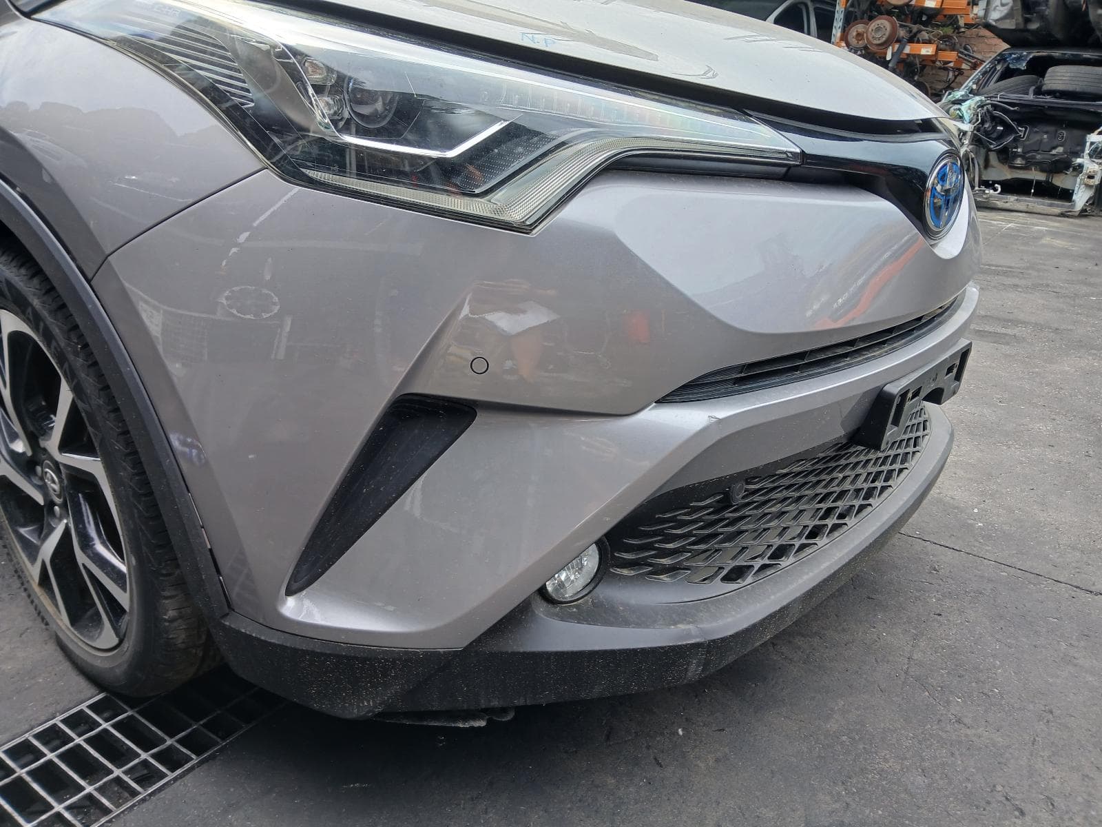 2017 TOYOTA C-HR 8