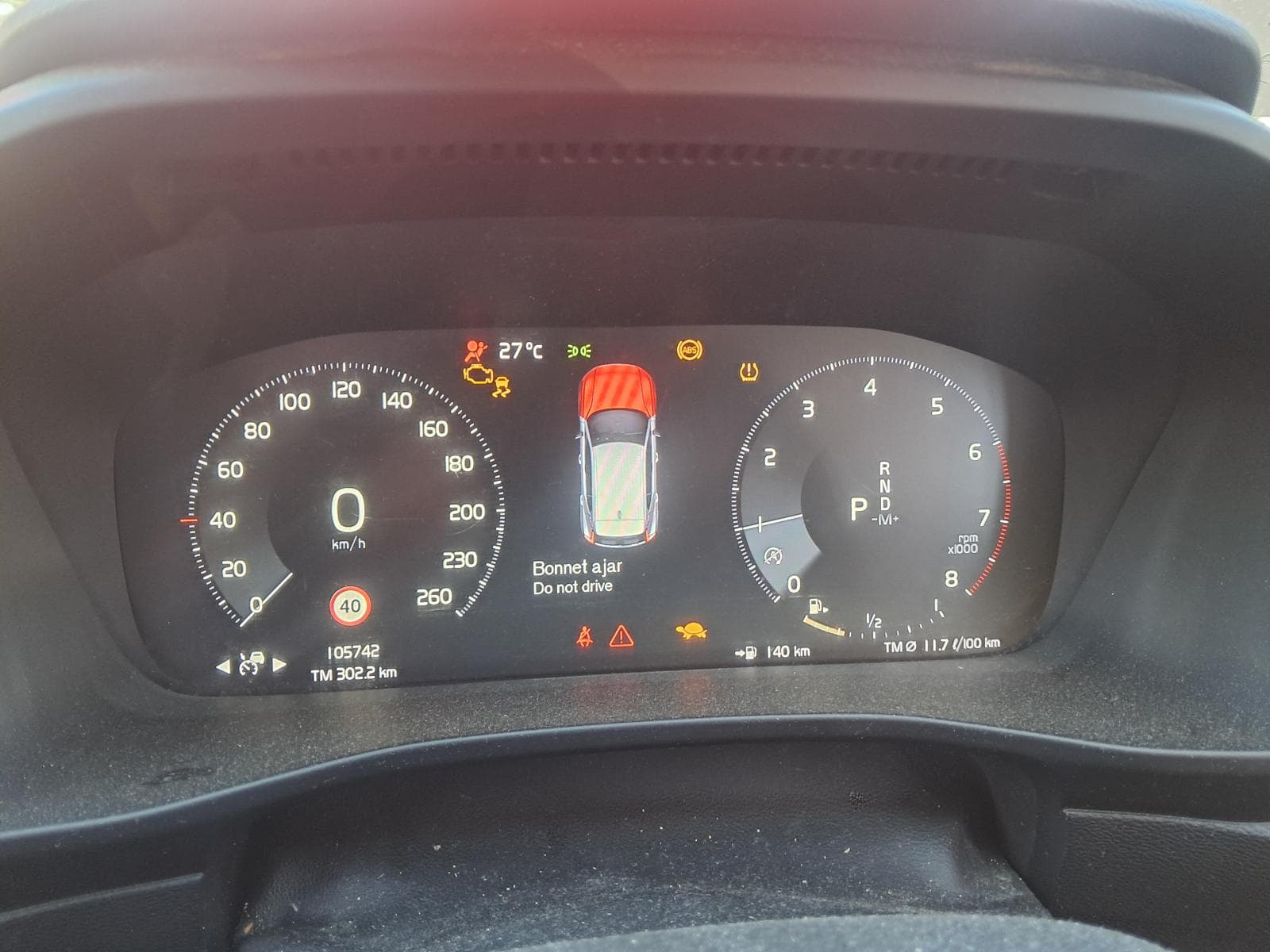 2020 VOLVO XC40 2