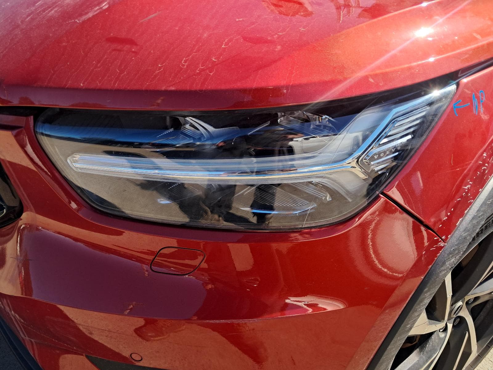 2020 VOLVO XC40 7