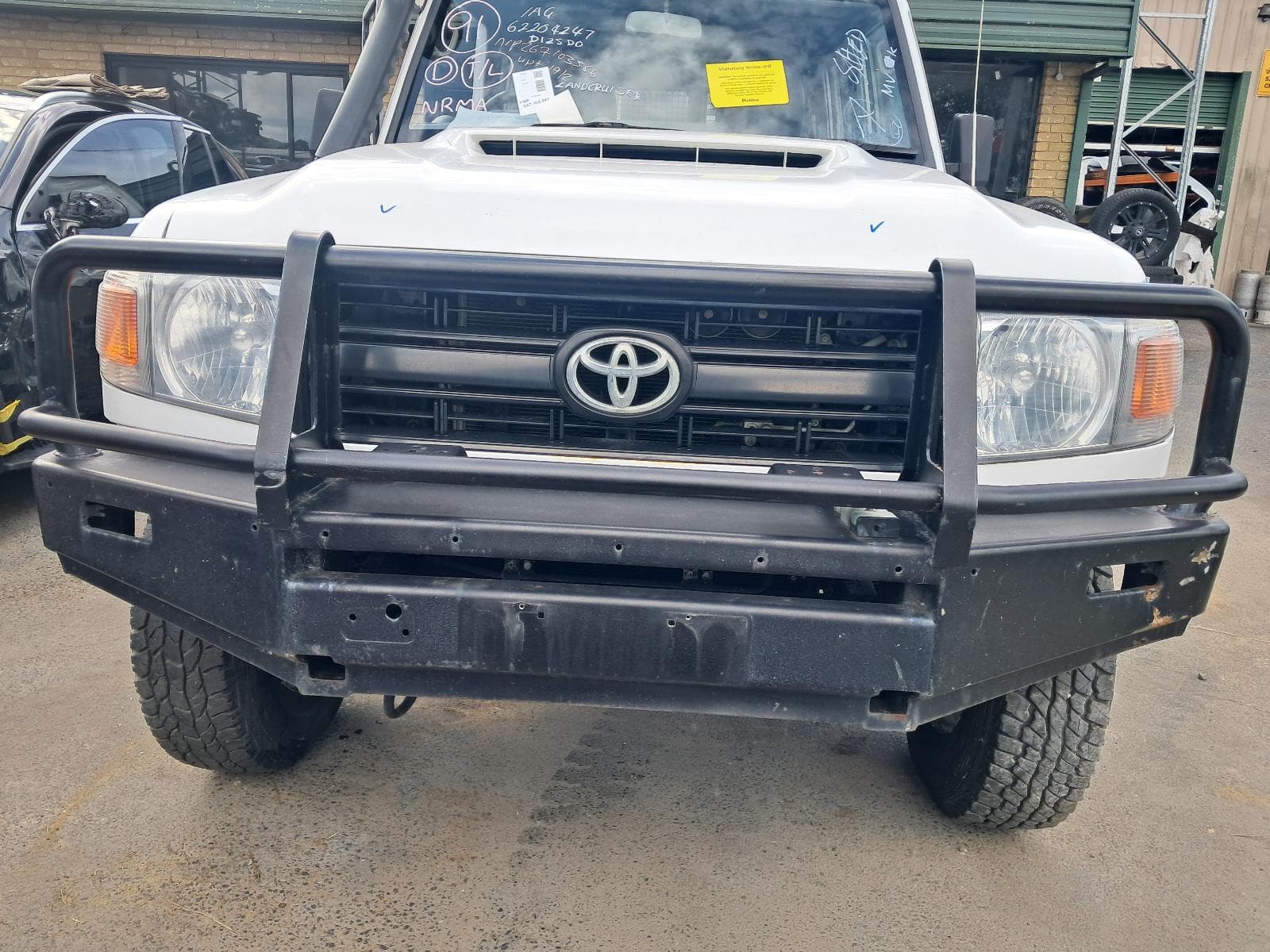2018 TOYOTA LANDCRUISER 12