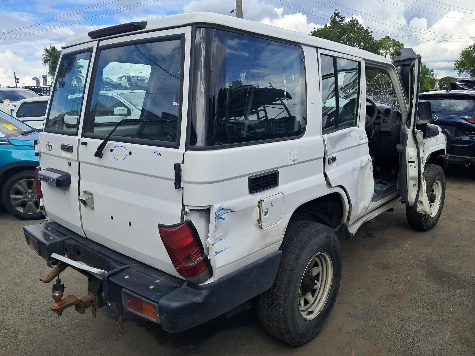 2018 TOYOTA LANDCRUISER 4