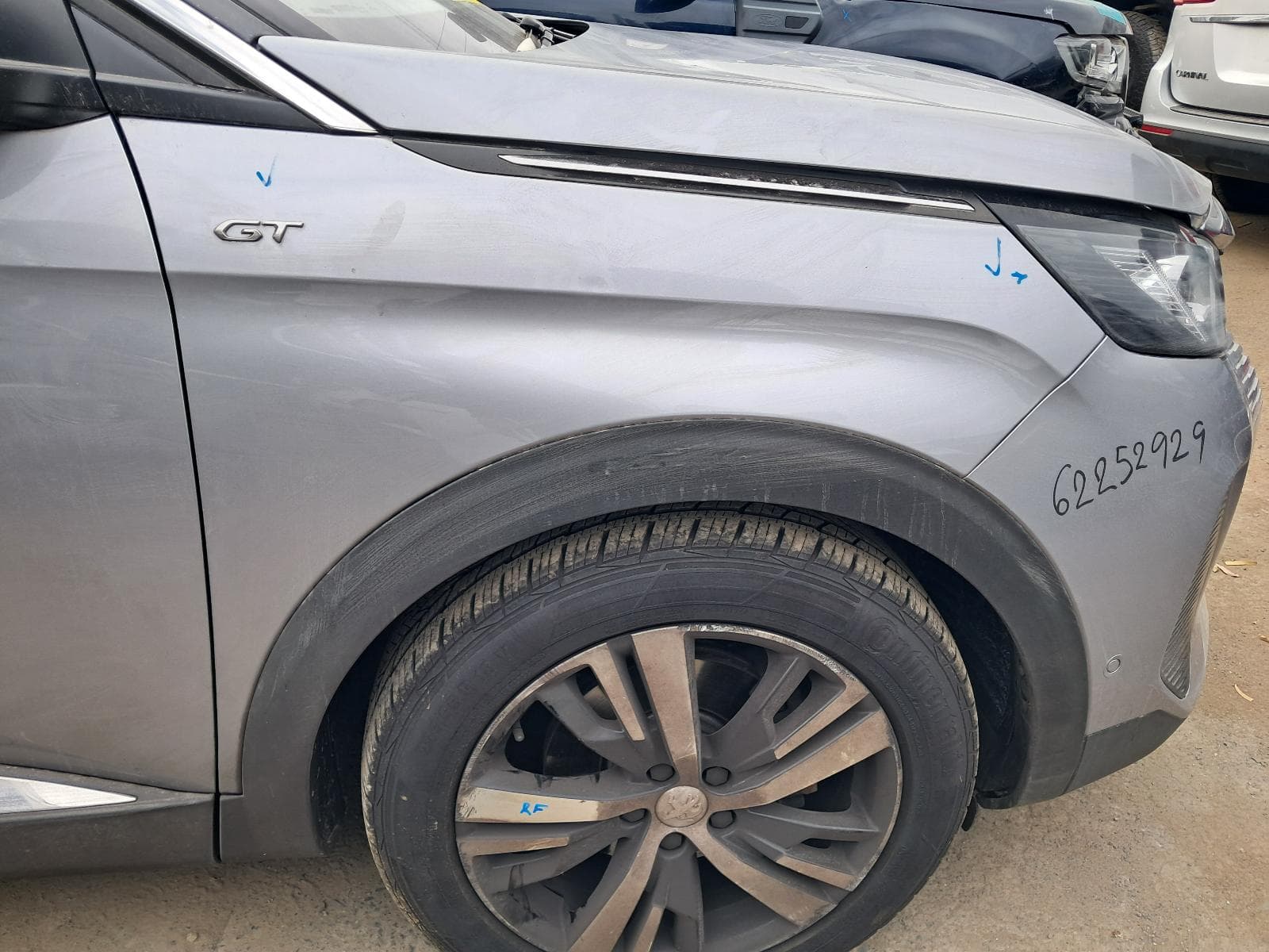 2021 PEUGEOT 5008 12