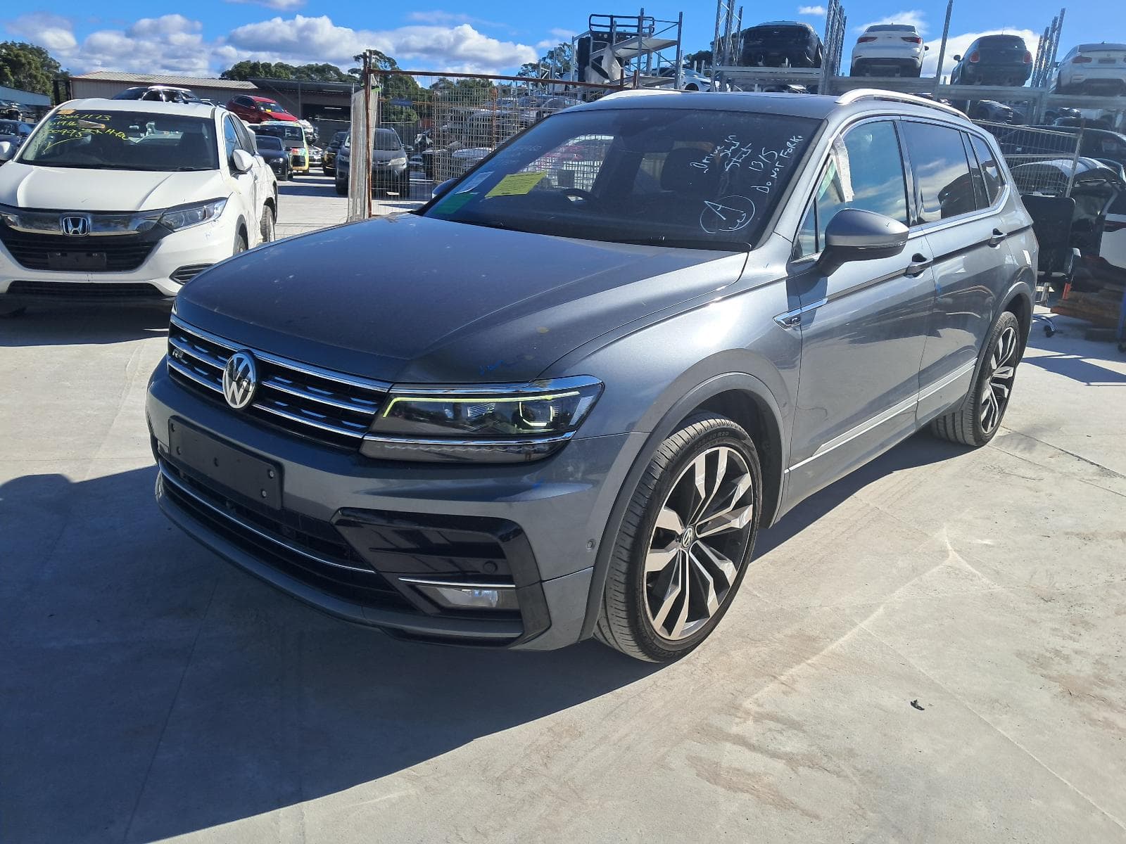 Featured wrecking vehicle: 2018 VOLKSWAGEN TIGUAN (stock SPN962)