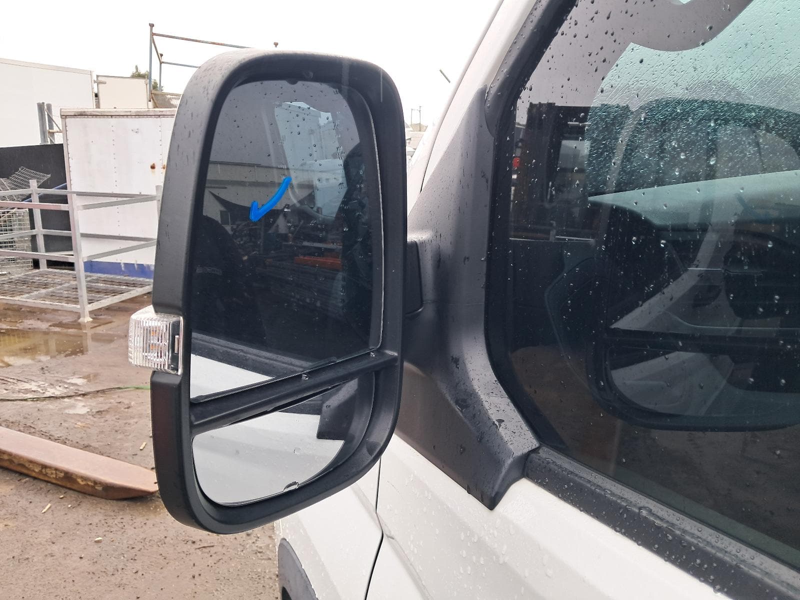 2025 LDV DELIVER 9 15