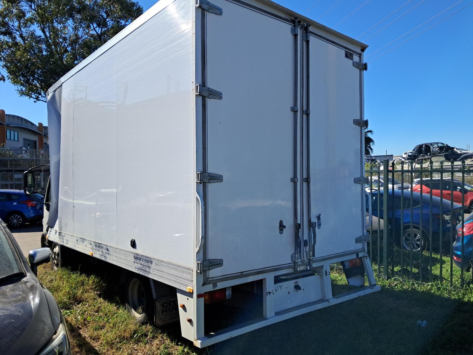 2021 HINO 300 4