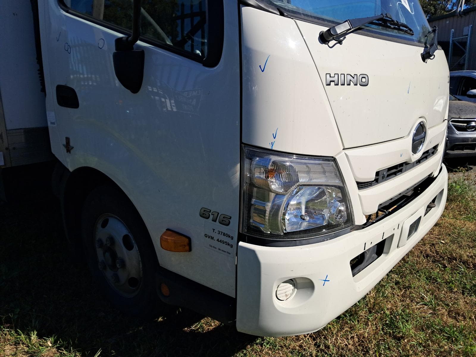 2021 HINO 300 8