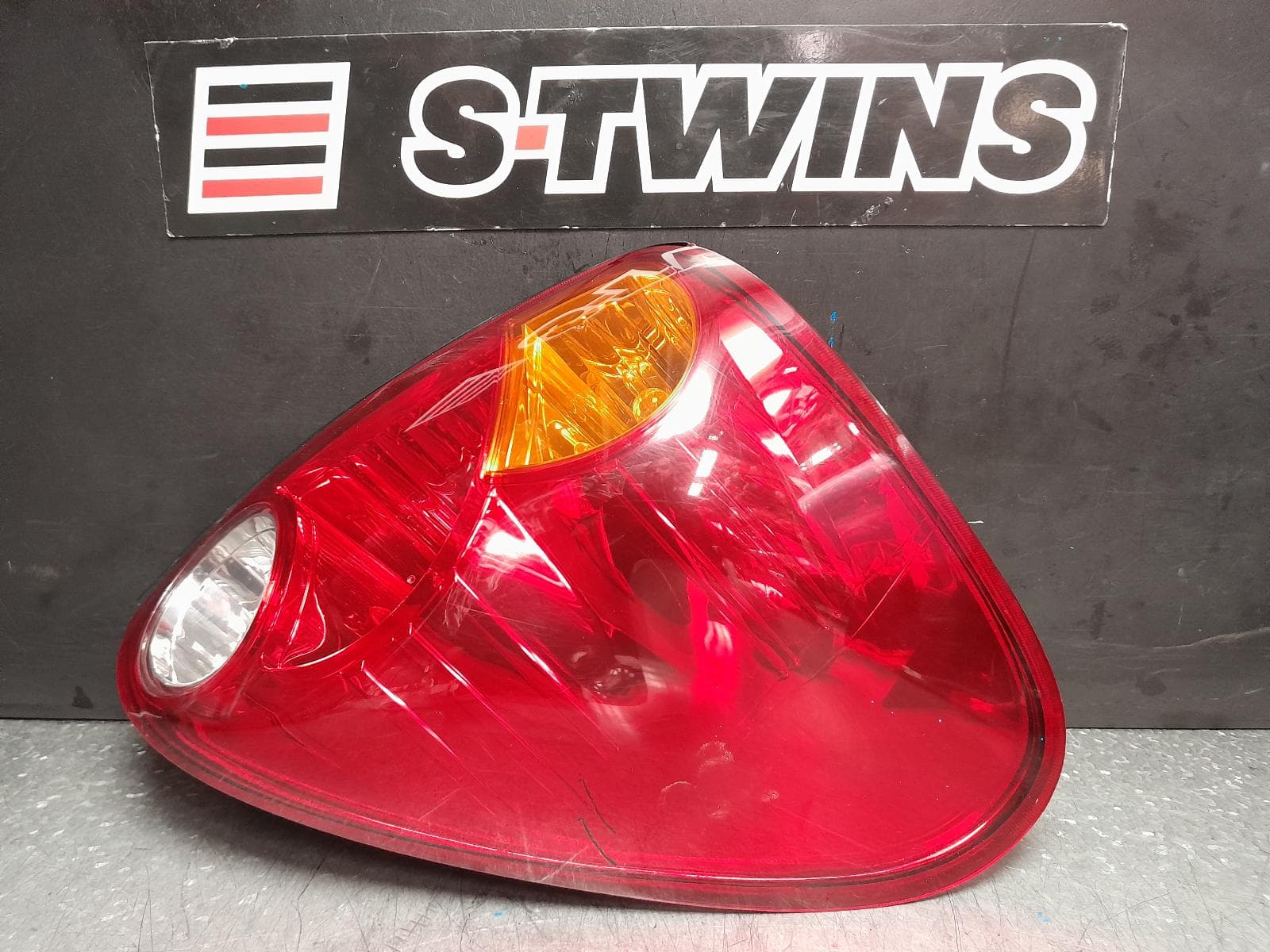 Used auto part listing image: 2014 MITSUBISHI TRITON RIGHT TAILLIGHT IN BODY, UTE, ML-MN, 07/06-04/15 0000376117