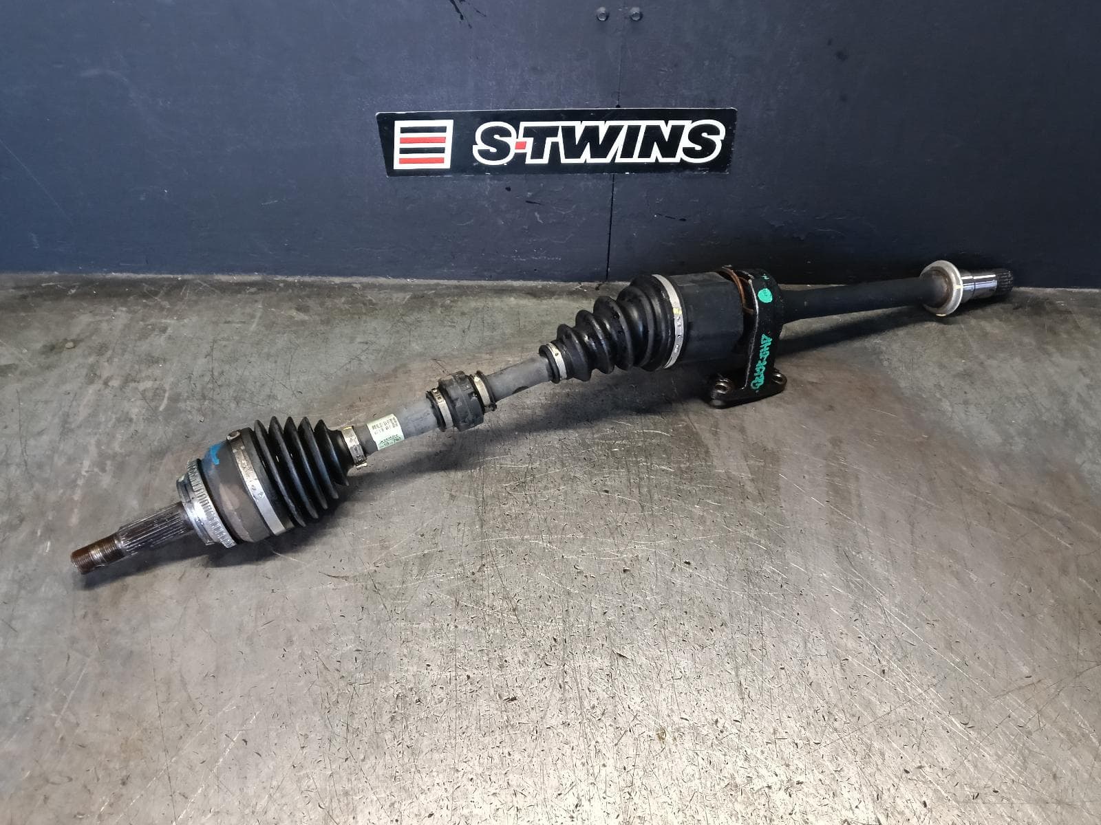 Used auto part listing image: 2014 TOYOTA CAMRY RIGHT DRIVESHAFT AUTO, 2.5, 2AR-FE, ASV50, 11/11-10/17 0000414150