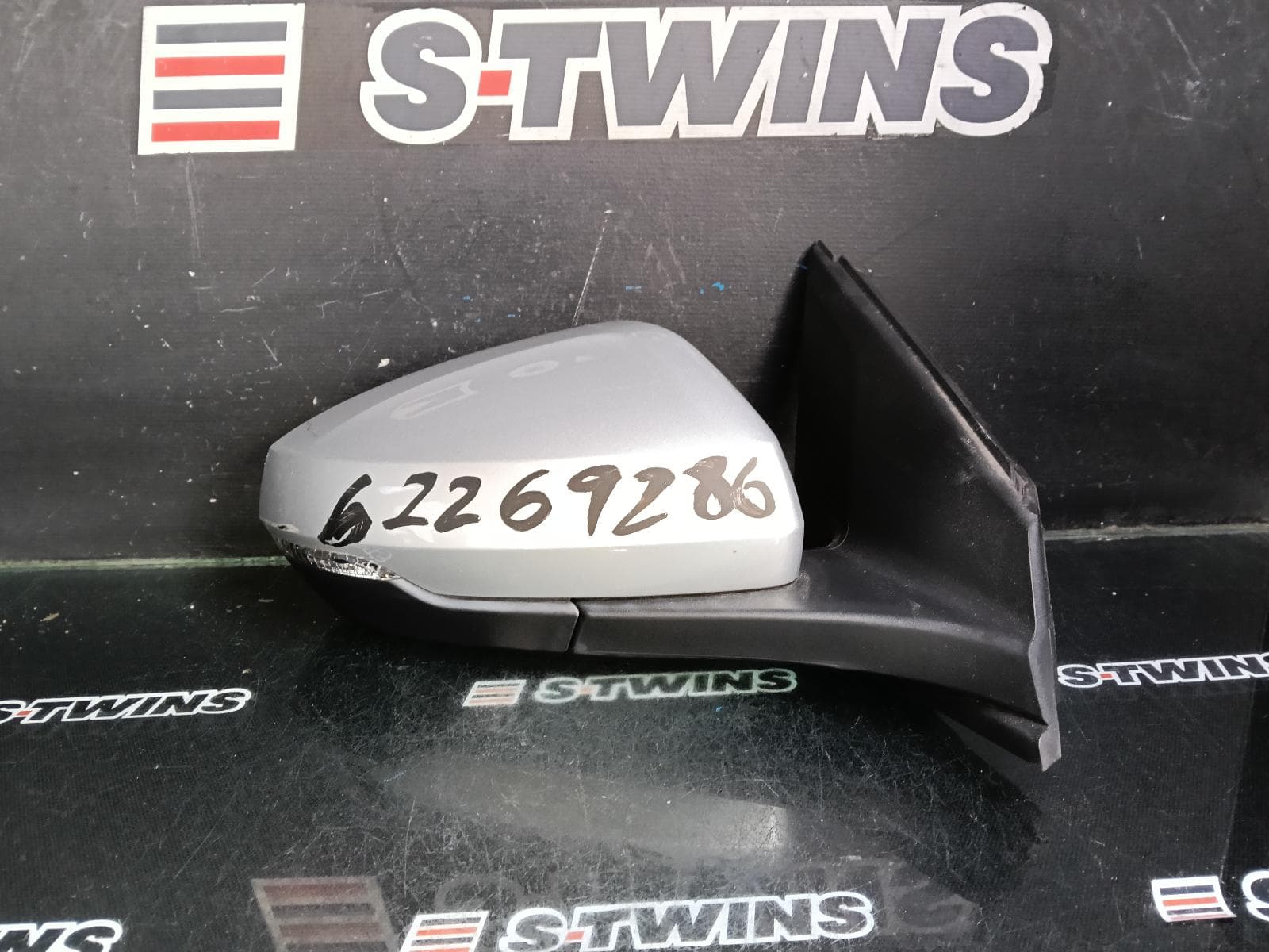 Used auto part listing image: 2022 VOLKSWAGEN POLO RIGHT DOOR MIRROR AW-AE, W/ INDICATOR, HEATED, NON BLIND SPOT, AUTO POWER FOLD TYPE, 09/17- 0000402859