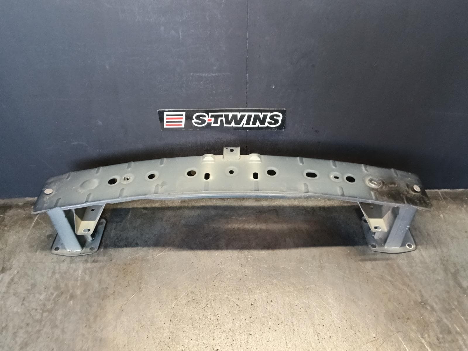Used auto part listing image: 2017 MAZDA CX5 F BAR REINFORC BRACK MAIN REINFORCEMENT, KF, 02/17-08/21 0000414169