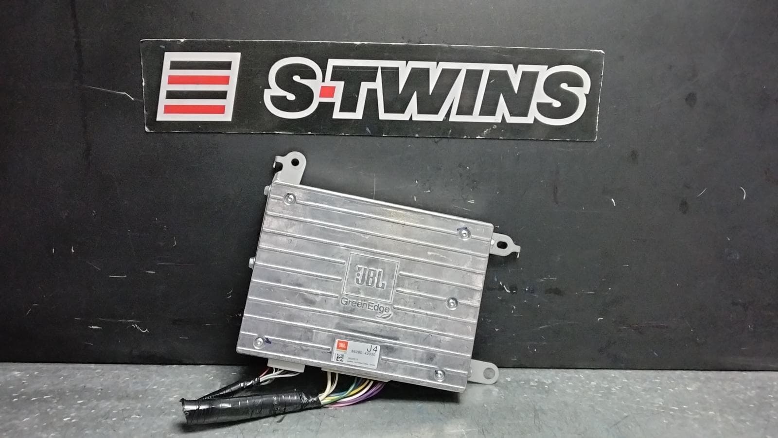 Used auto part listing image: 2015 TOYOTA RAV4 AMPLIFIER, XA40, 12/12-12/18 0000383139
