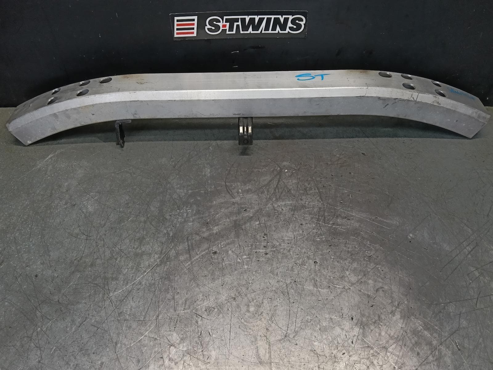 Used auto part listing image: 2019 HAVAL H9 F BAR REINFORC BRACK 05/15-12/21 0000400024