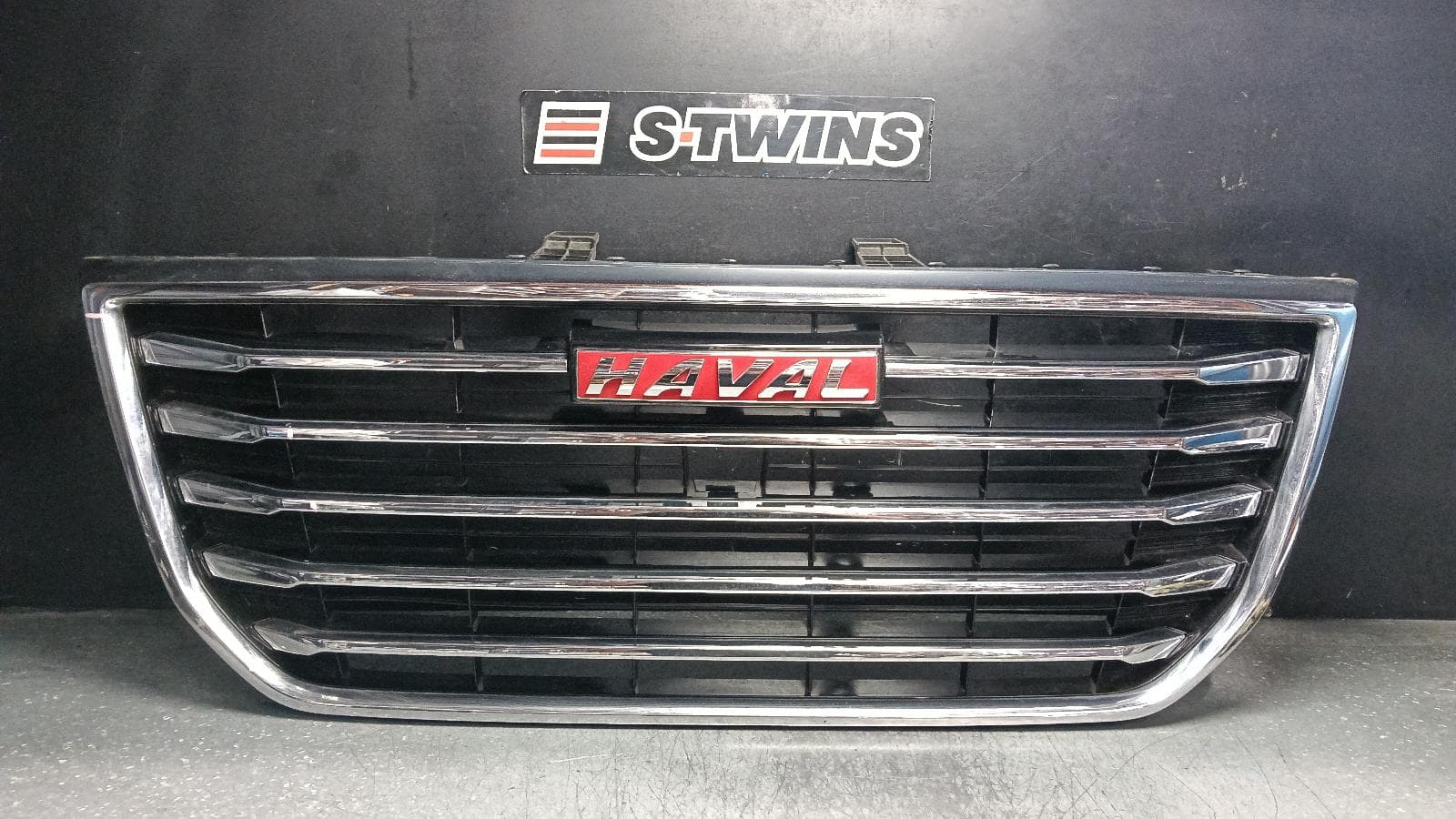 Used auto part listing image: 2019 HAVAL H9 GRILLE 05/15-12/21 0000400025