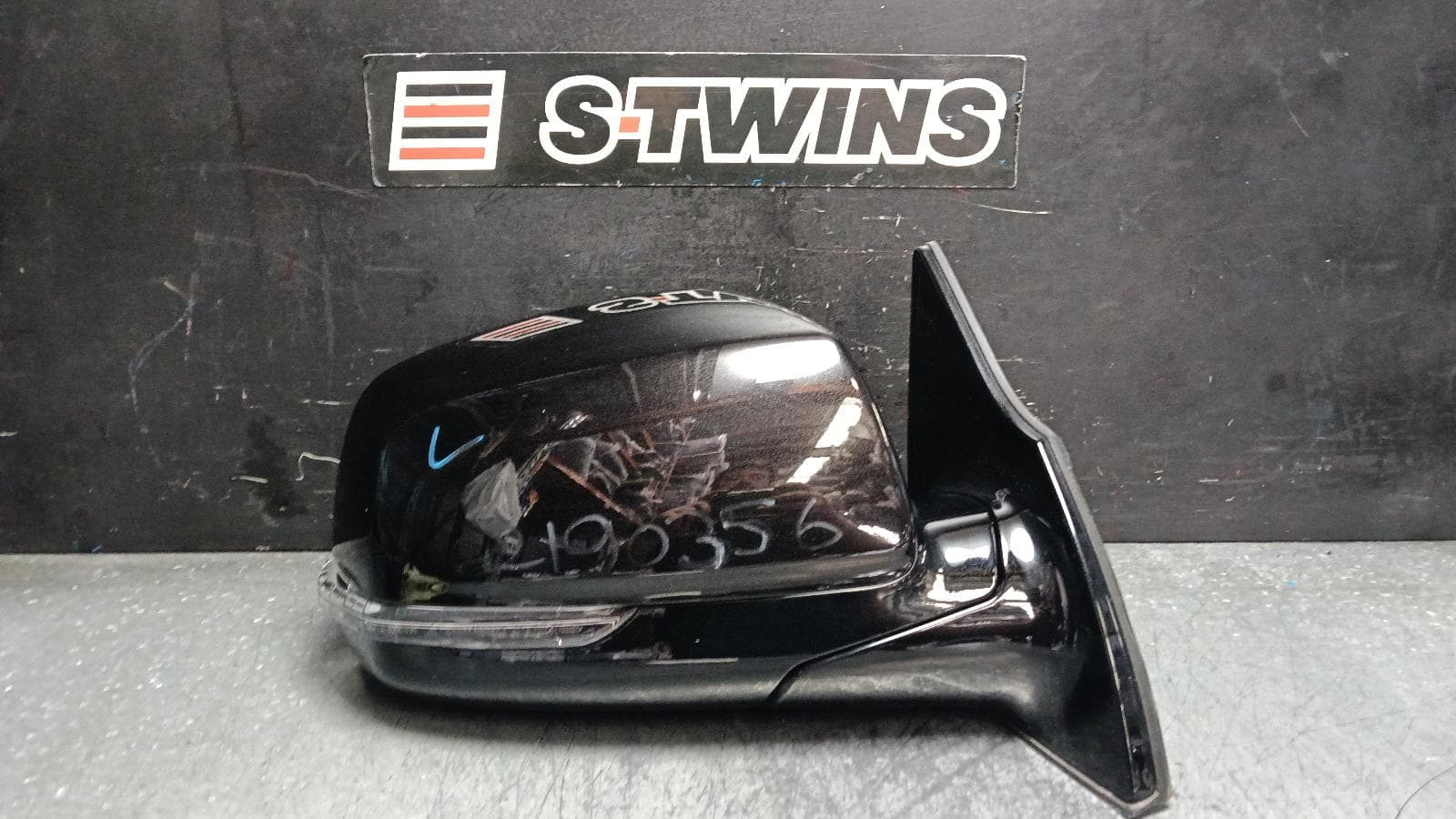 Used auto part listing image: 2019 HAVAL H9 RIGHT DOOR MIRROR 05/15-12/21 0000400030