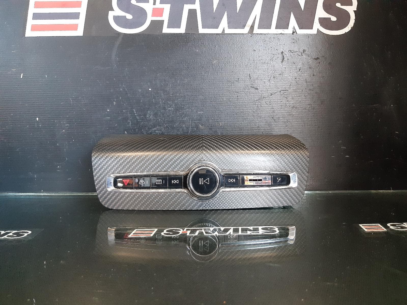 Used auto part listing image: 2018 VOLVO XC90 HEAD UNIT, MULTIMEDIA, Mk2, 04/15- 0000167120