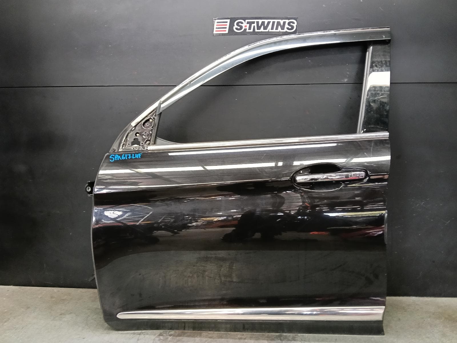 Used auto part listing image: 2019 HAVAL H9 LEFT FRONT DOOR 05/15-12/21 0000398618