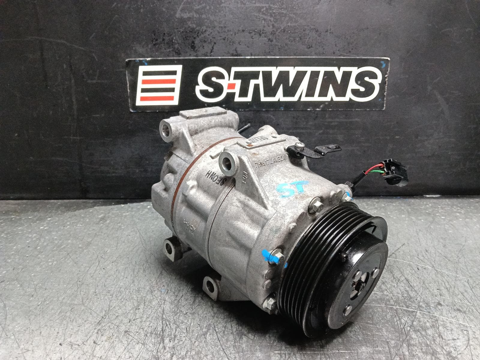 Used auto part listing image: 2020 GENESIS G70 A C COMPRESSOR 3.3, PETROL, IK, 05/19- 0000405890