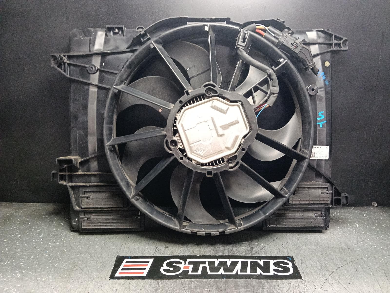 Used auto part listing image: 2020 GENESIS G70 FAN IK, 05/19- 0000405892