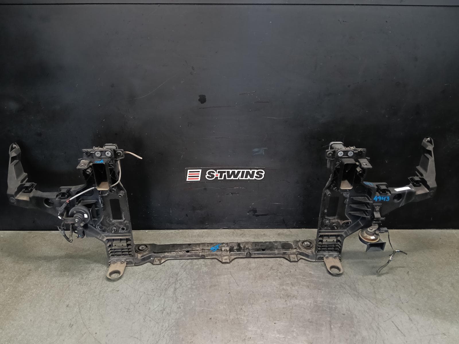 Used auto part listing image: 2020 GENESIS G70 RADIATOR SUPPORT IK, 05/19- 0000405897