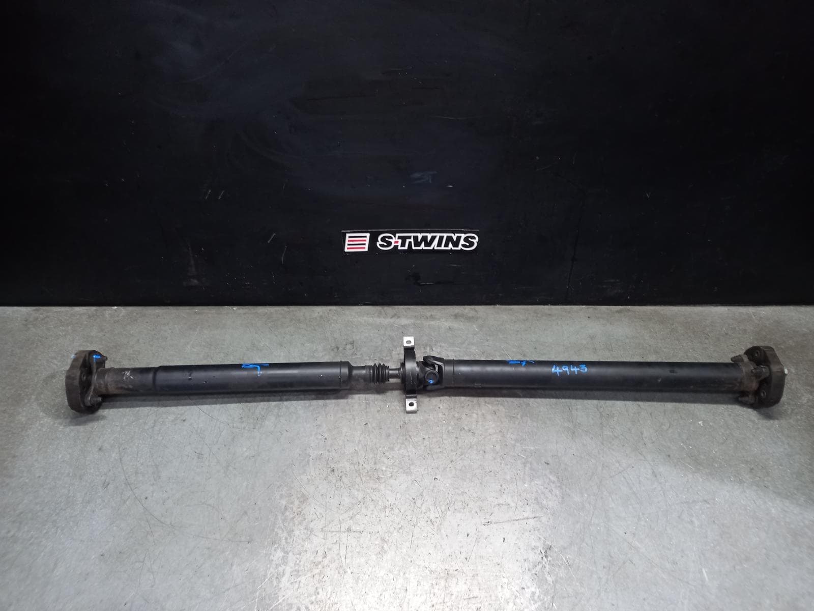 Used auto part listing image: 2020 GENESIS G70 REAR PROP SHAFT IK, 05/19- 0000405905