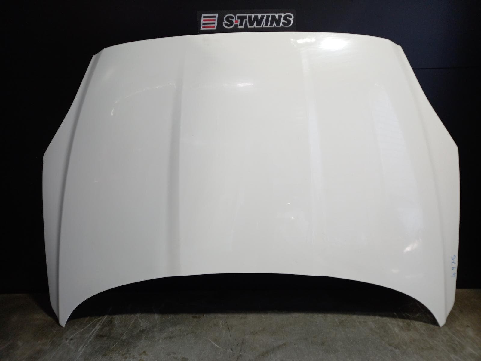 Used auto part listing image: 2019 JAGUAR E PACE BONNET X540, 11/17-12/24 0000198893