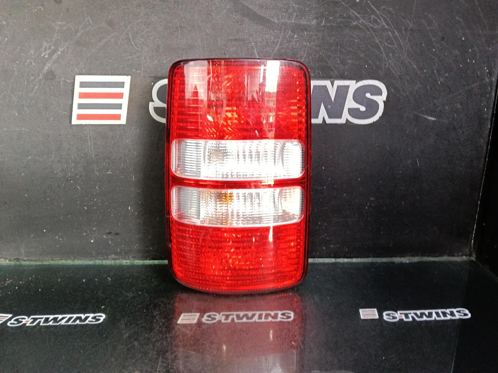 Used auto part listing image: 2014 VOLKSWAGEN CADDY LEFT TAILLIGHT 2K, 08/10-06/15 0000387699