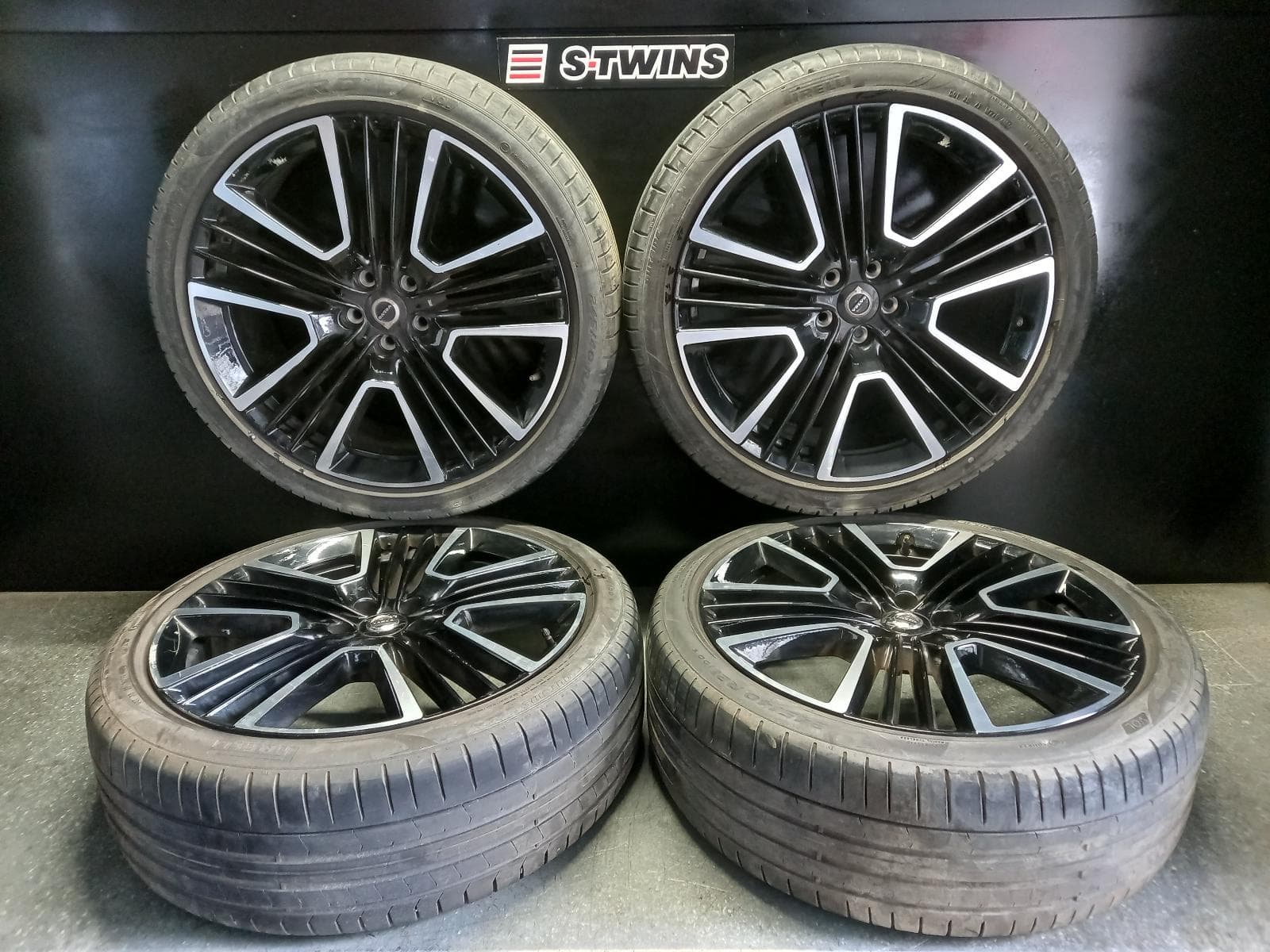 Used auto part listing image: 2021 VOLVO XC40 WHEEL MAG FACTORY, 21X8.5IN, 5 MULTI SPOKE, BI-COLOUR, 02/18-05/22 0000278694