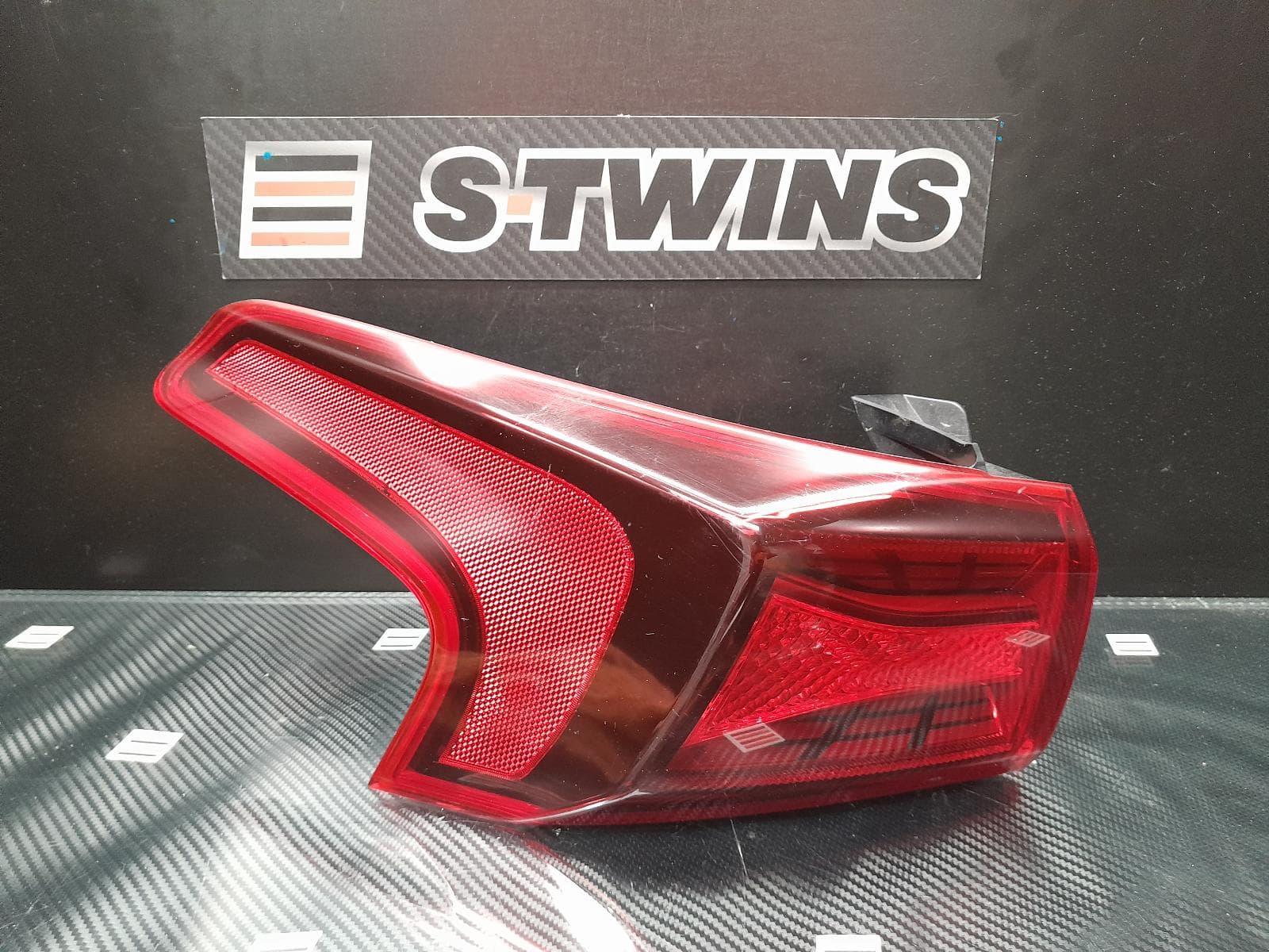 Used auto part listing image: 2020 HYUNDAI SANTA FE LEFT TAILLIGHT TM, IN BODY, HIGHLANDER, LED TYPE, 03/18-09/20 0000195986